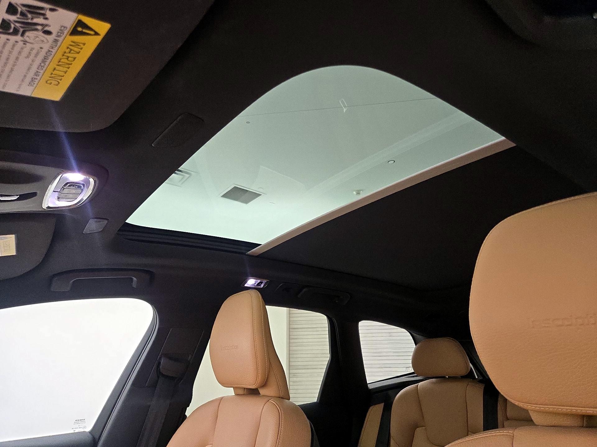 Thumbnail: 2019 Volvo XC60 - 20