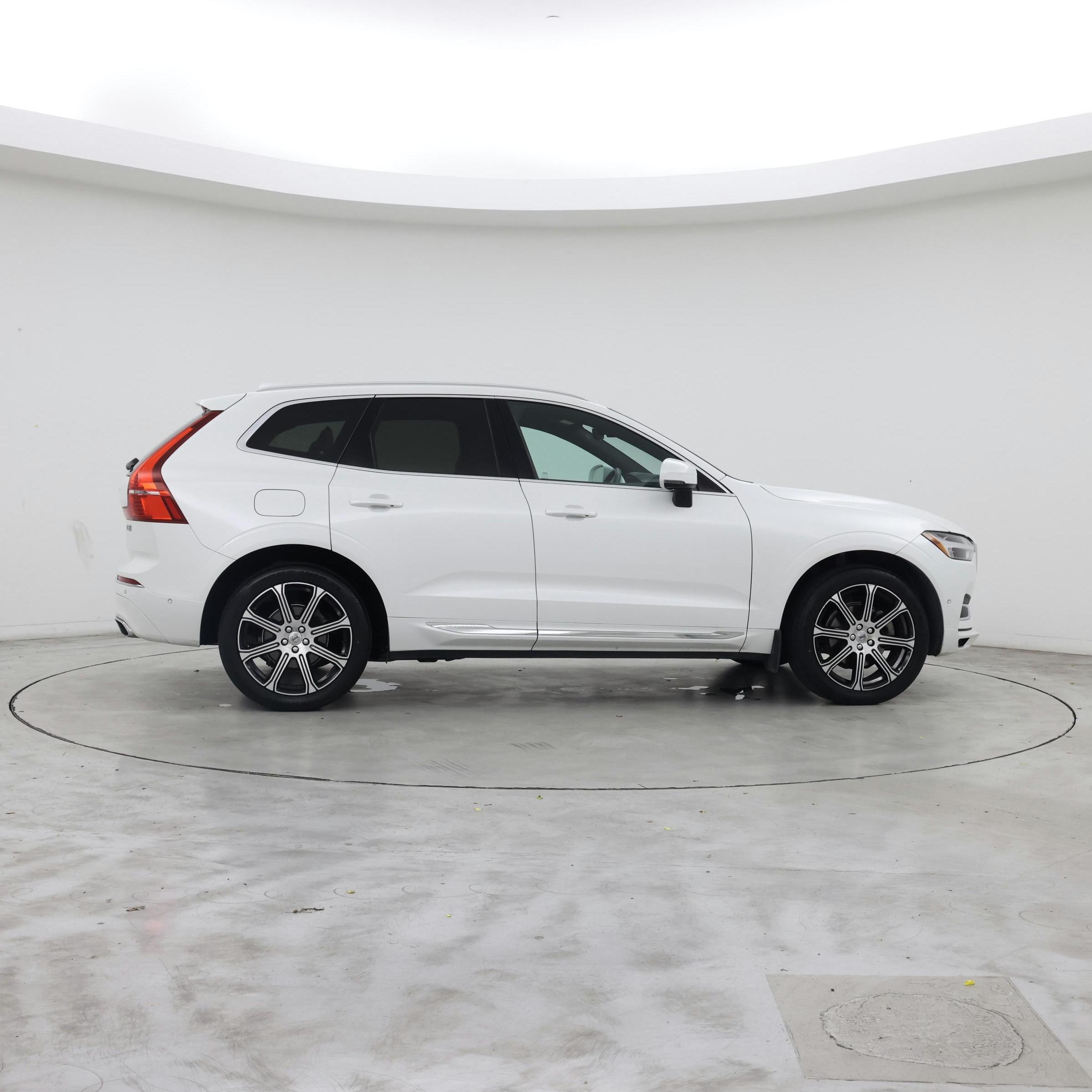 Thumbnail: 2019 Volvo XC60 - 7