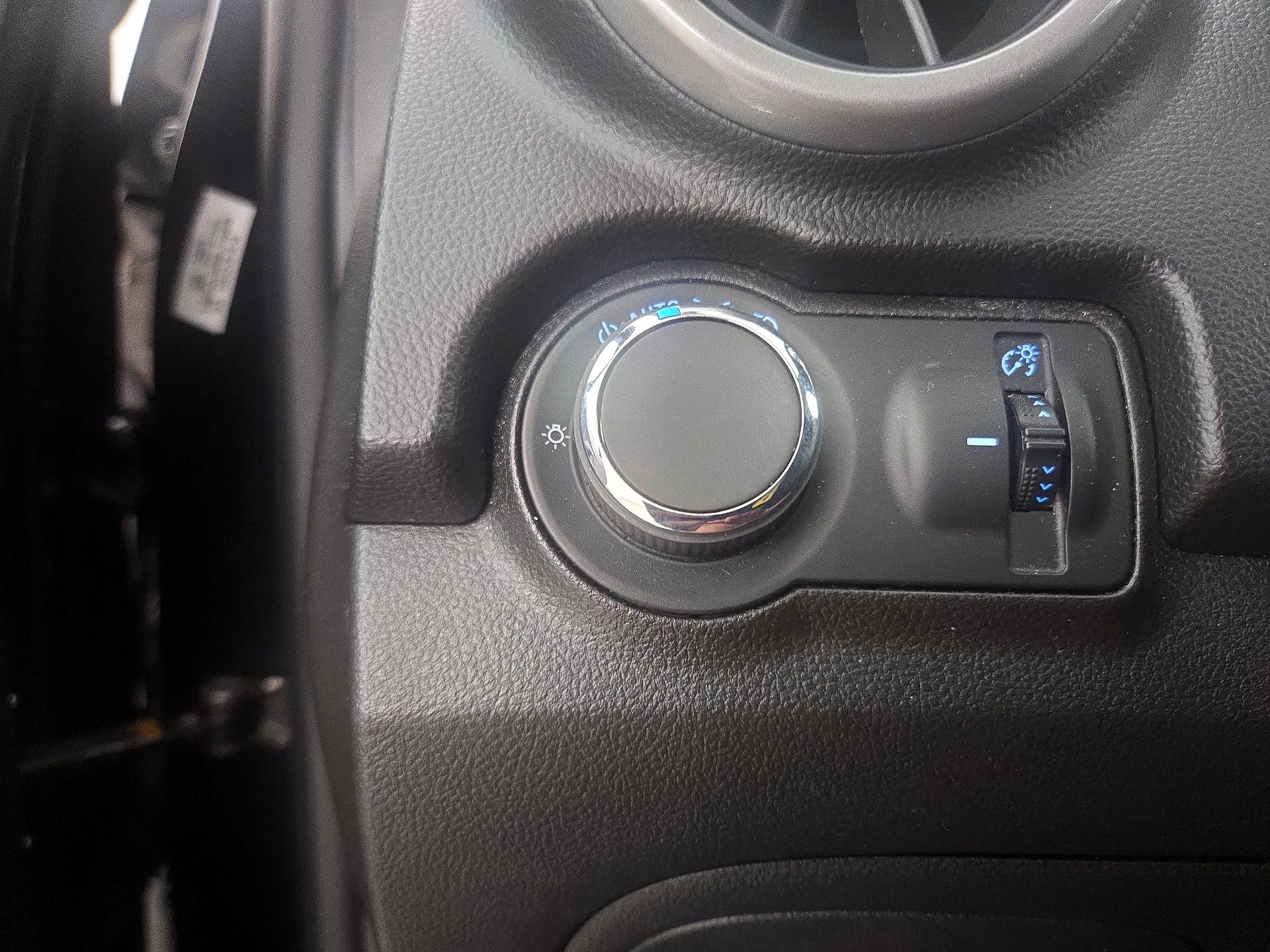 Thumbnail: 2016 Chevrolet Trax - 13