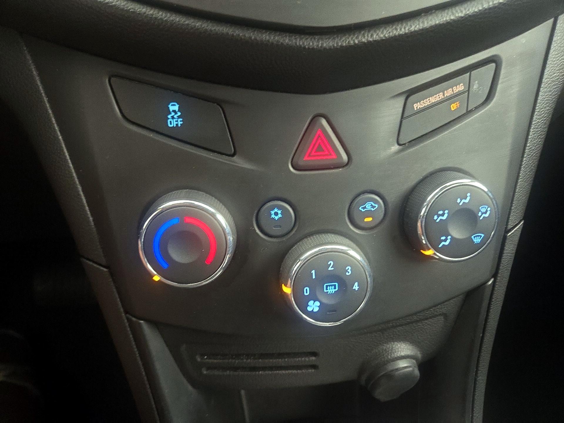 Thumbnail: 2016 Chevrolet Trax - 16