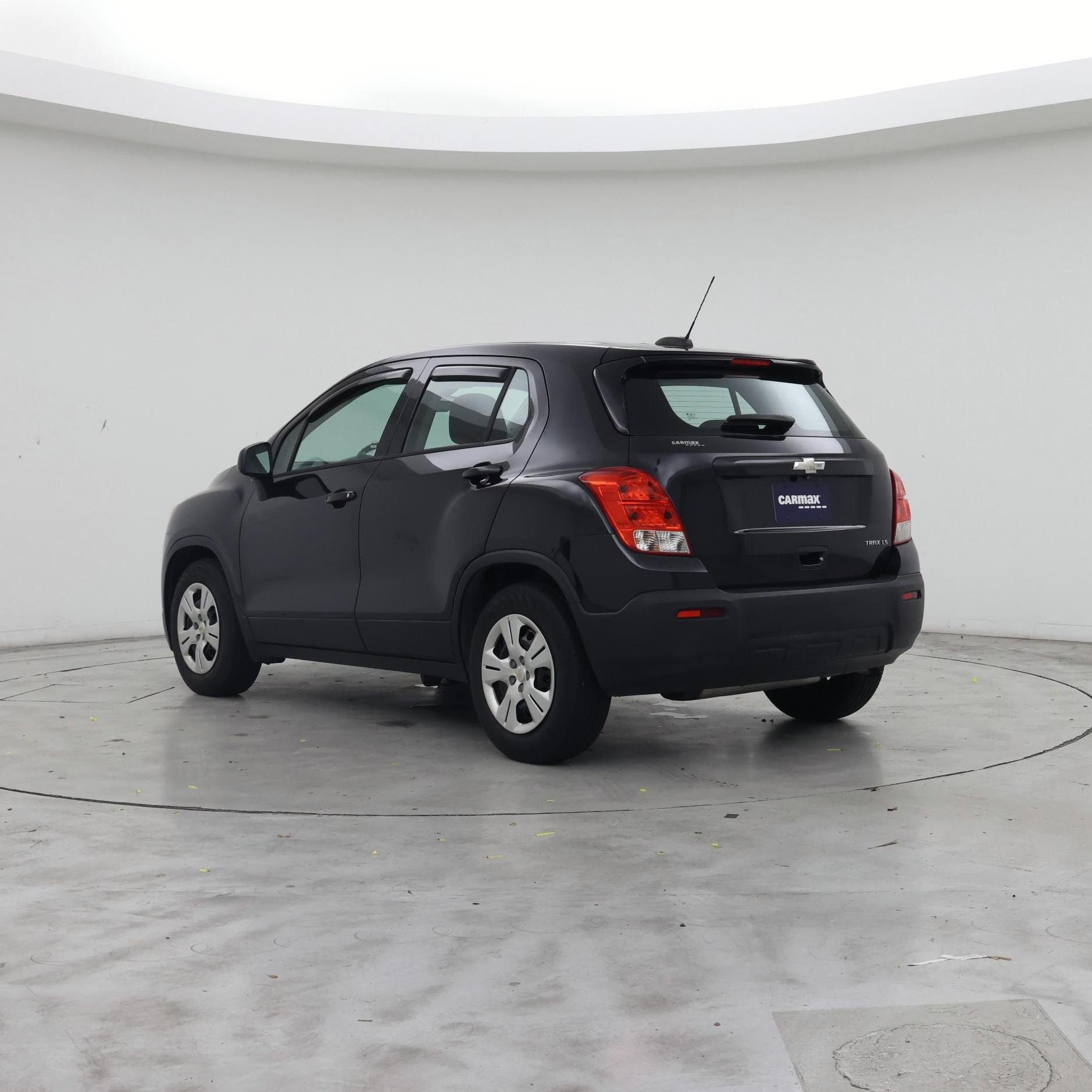 Thumbnail: 2016 Chevrolet Trax - 2