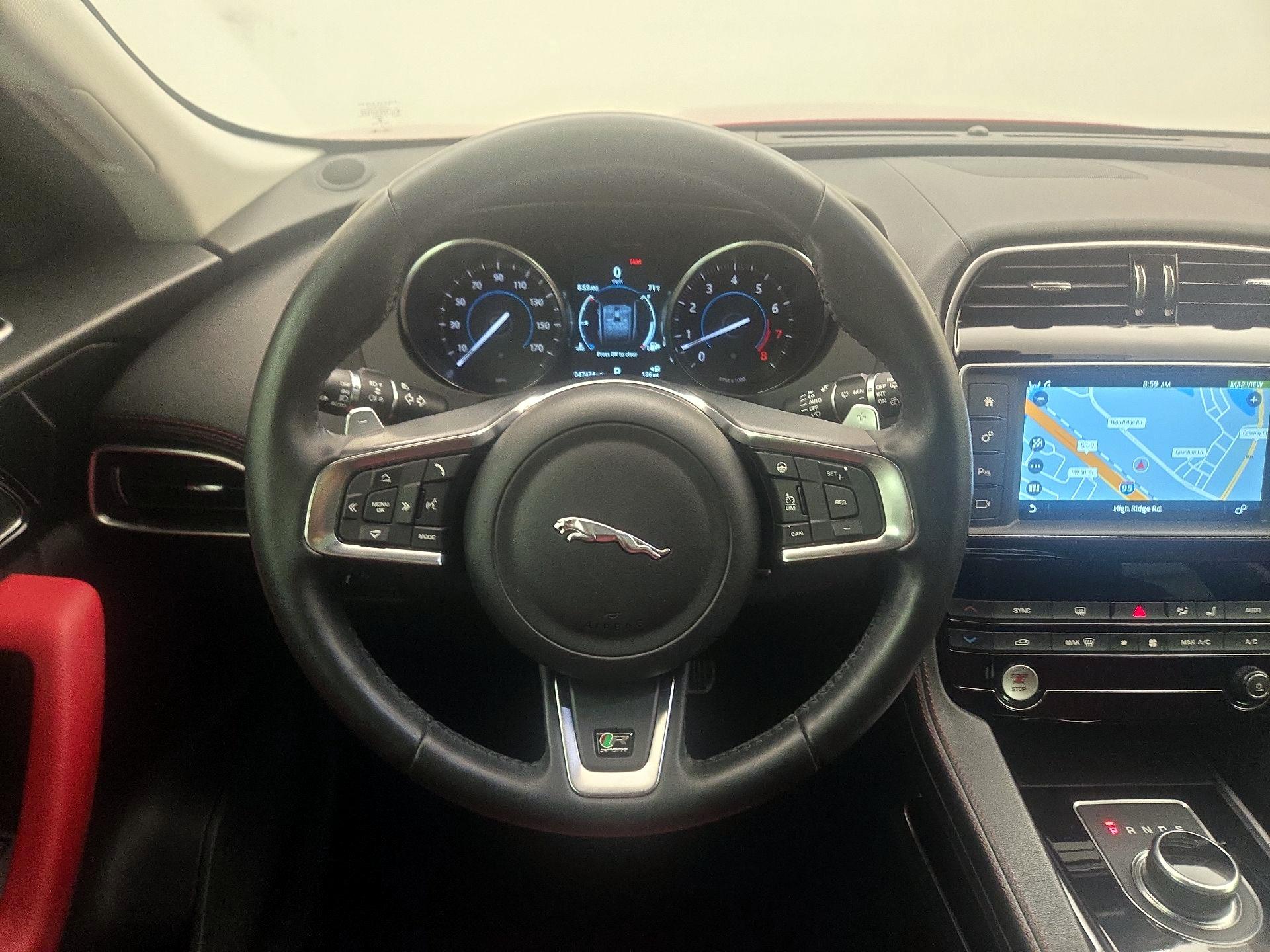Thumbnail: 2018 Jaguar F-Pace - 10