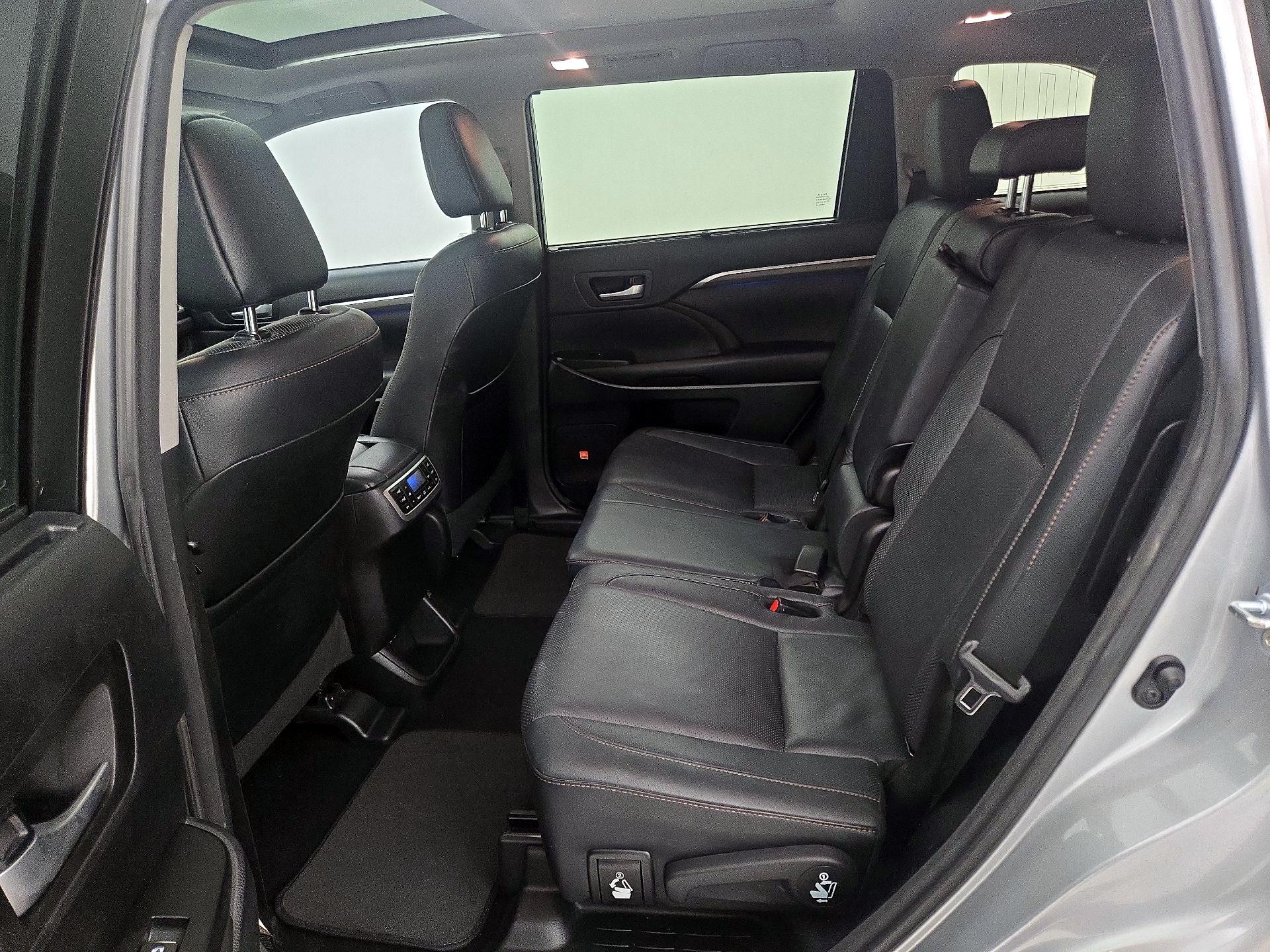 Thumbnail: 2017 Toyota Highlander - 20