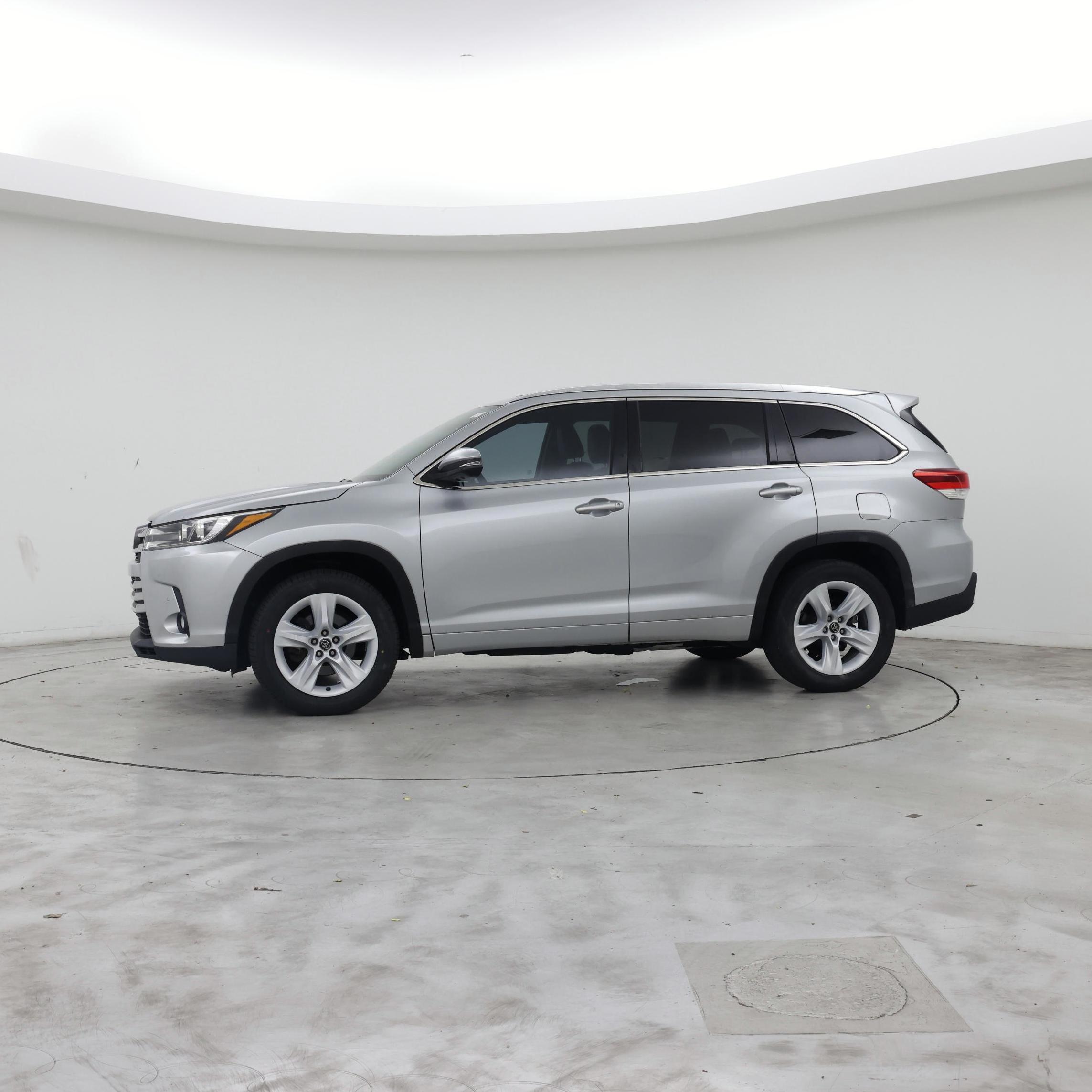 Thumbnail: 2017 Toyota Highlander - 3