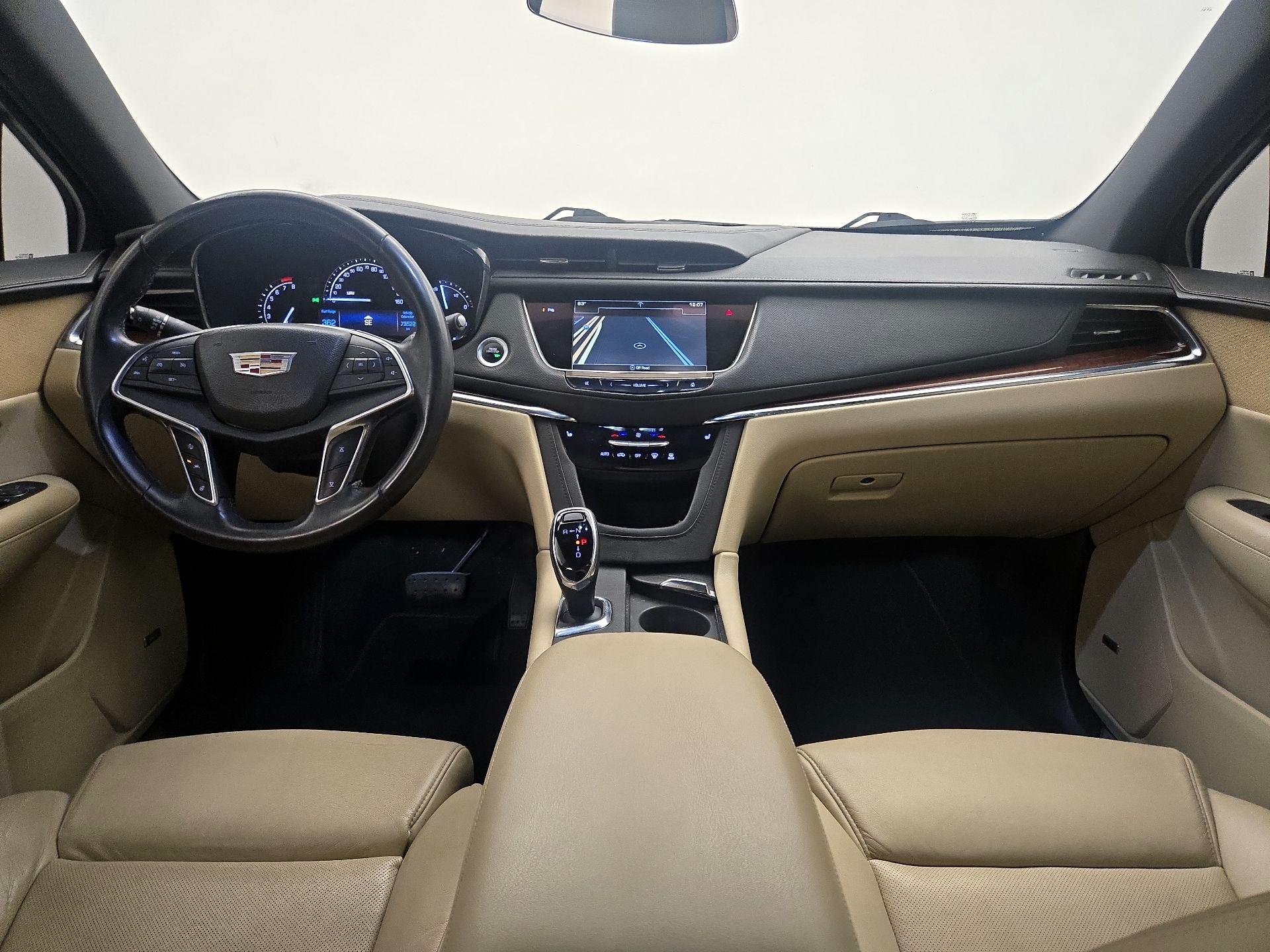 Thumbnail: 2017 Cadillac XT5 - 9