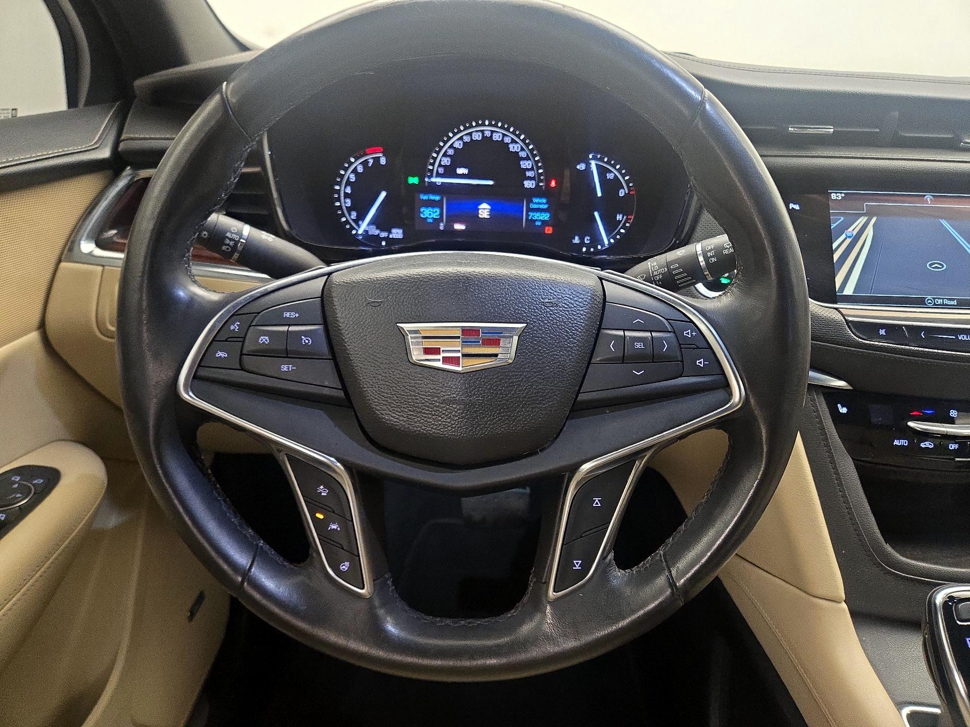 Thumbnail: 2017 Cadillac XT5 - 10