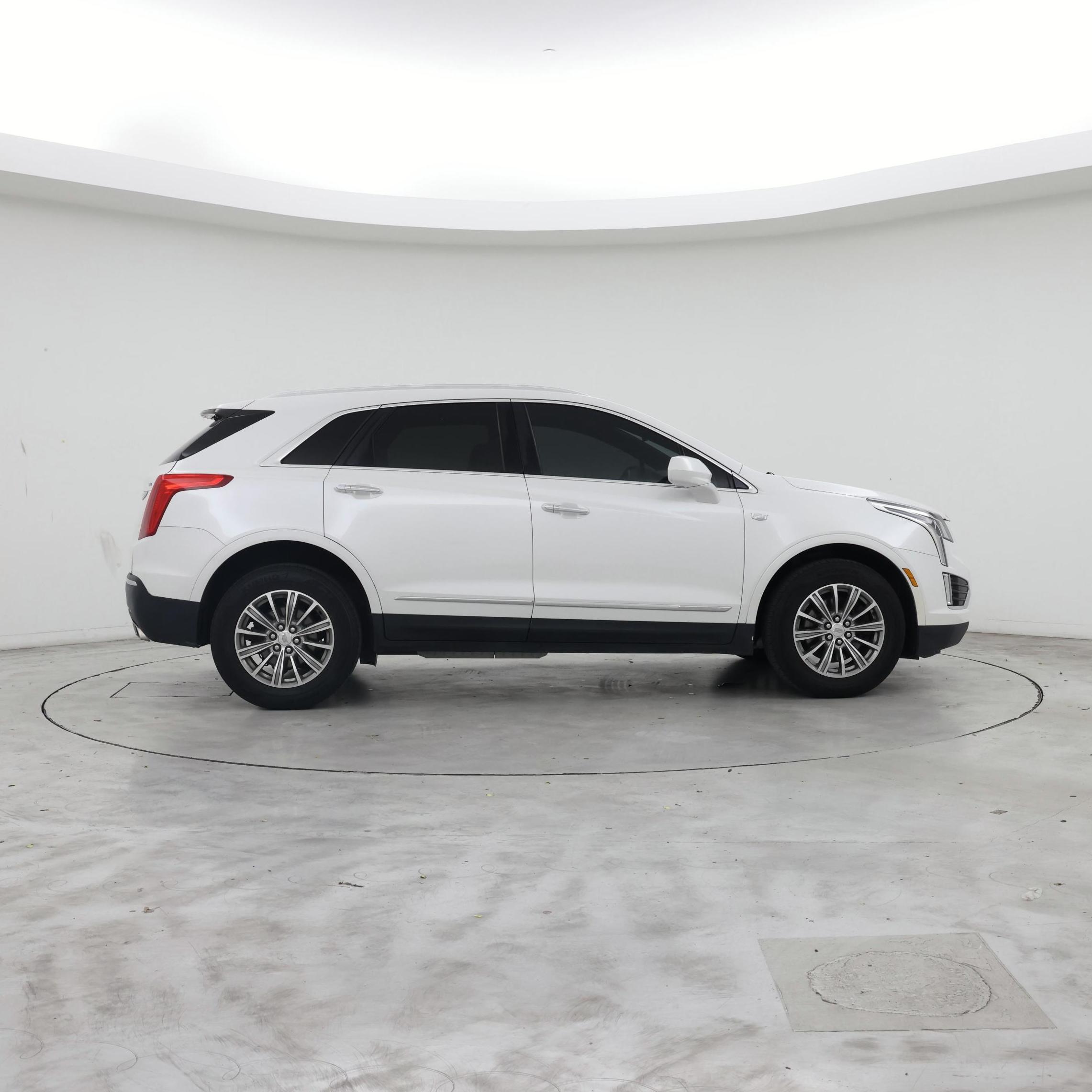 Thumbnail: 2017 Cadillac XT5 - 7