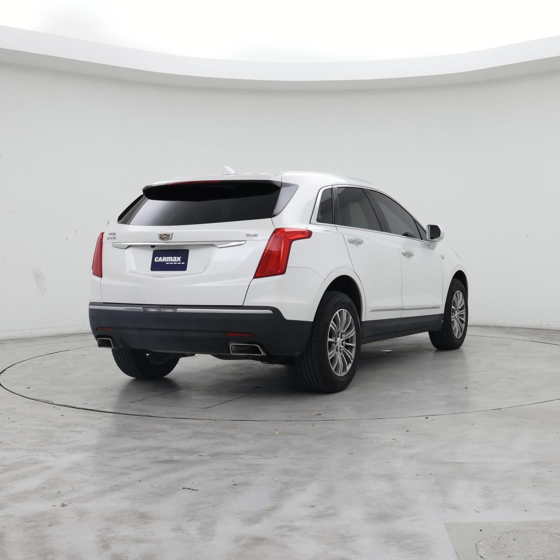 Thumbnail: 2017 Cadillac XT5 - 8