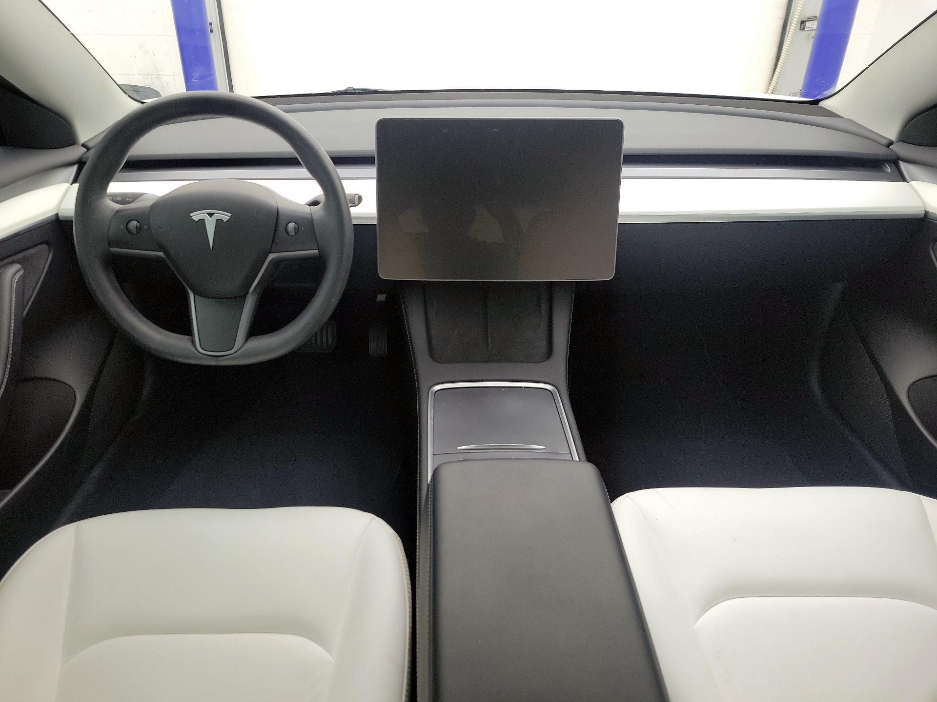 Thumbnail: 2023 Tesla Model 3 - 9