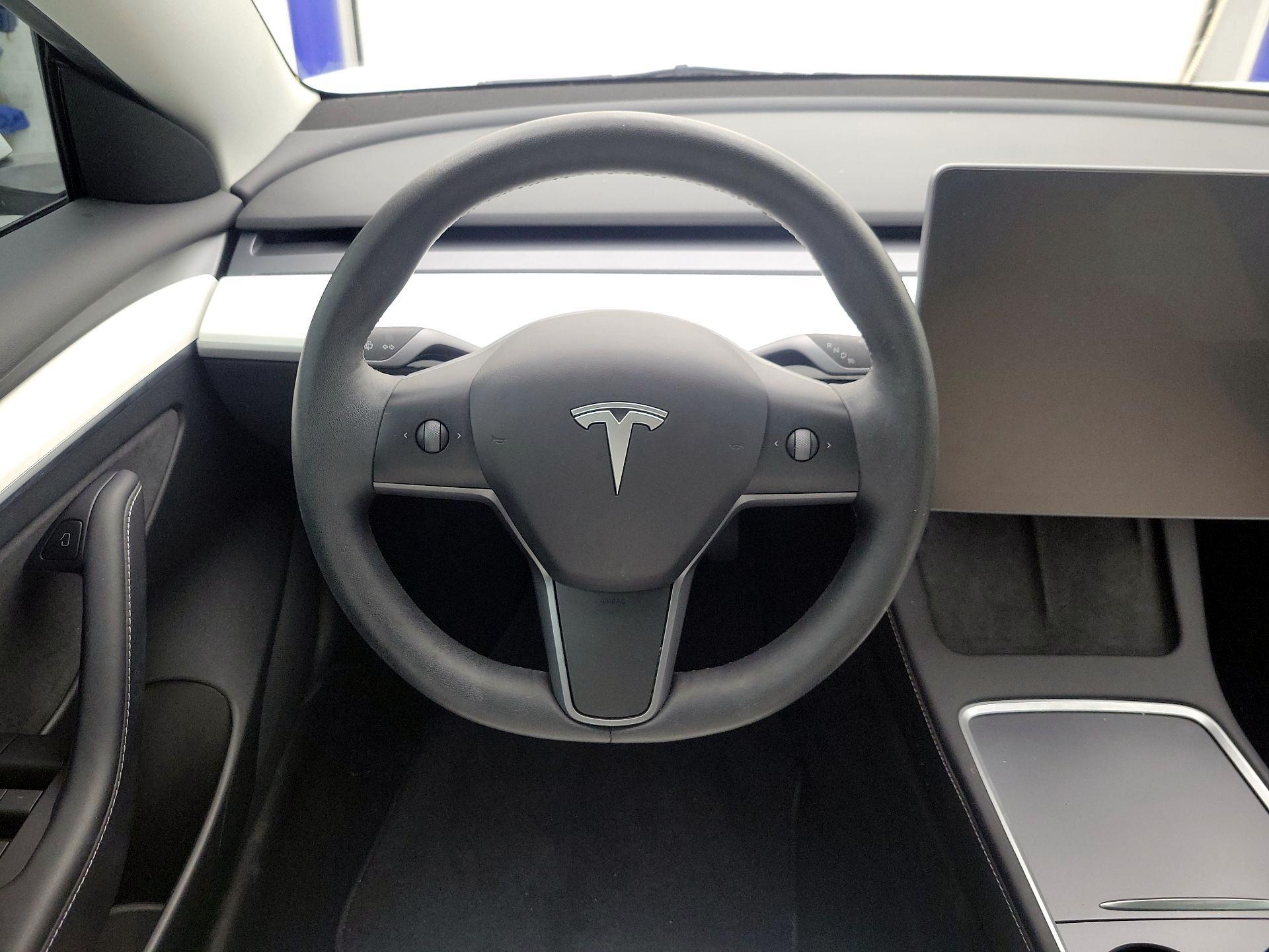 Thumbnail: 2023 Tesla Model 3 - 10