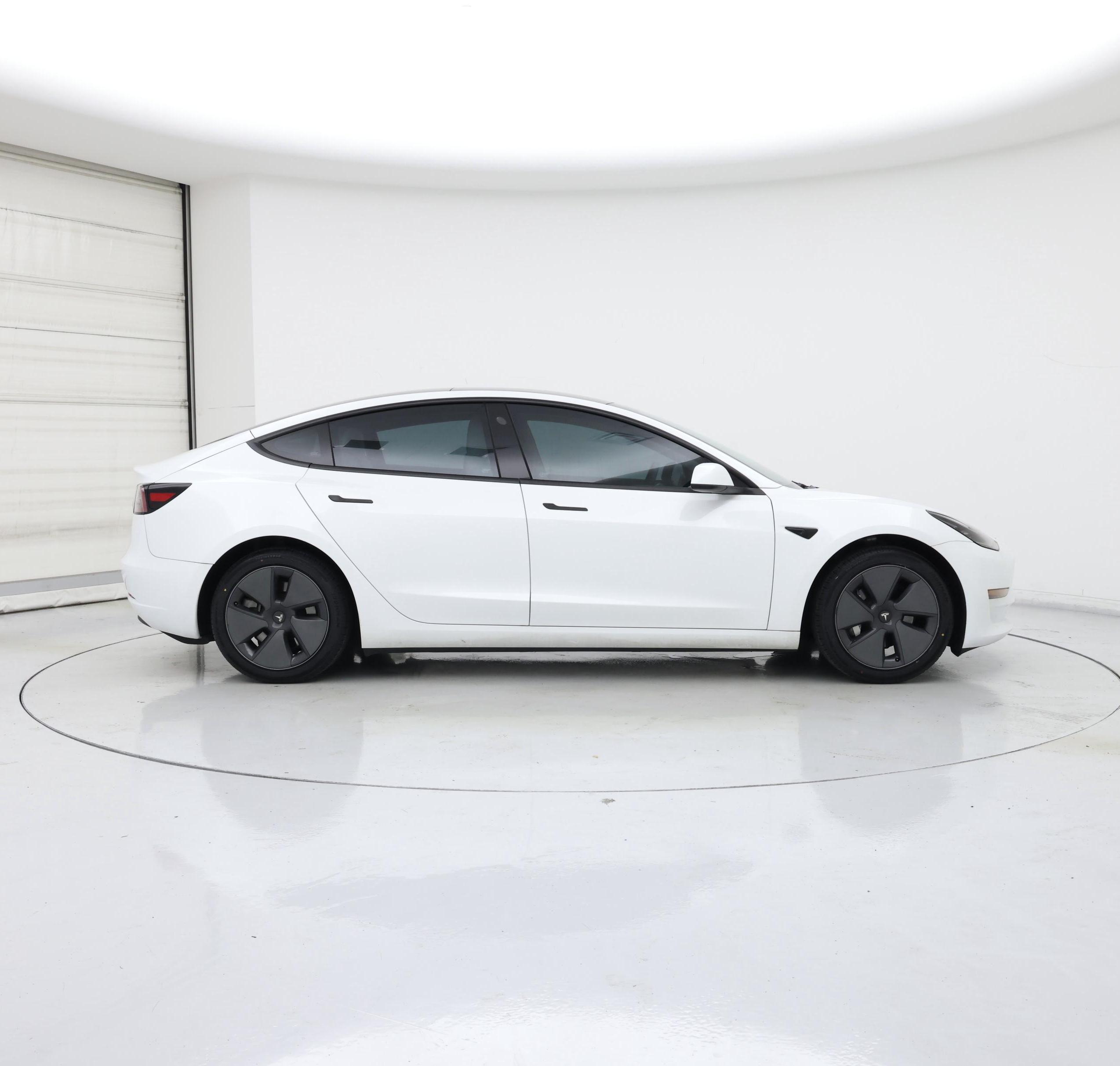 Thumbnail: 2023 Tesla Model 3 - 7