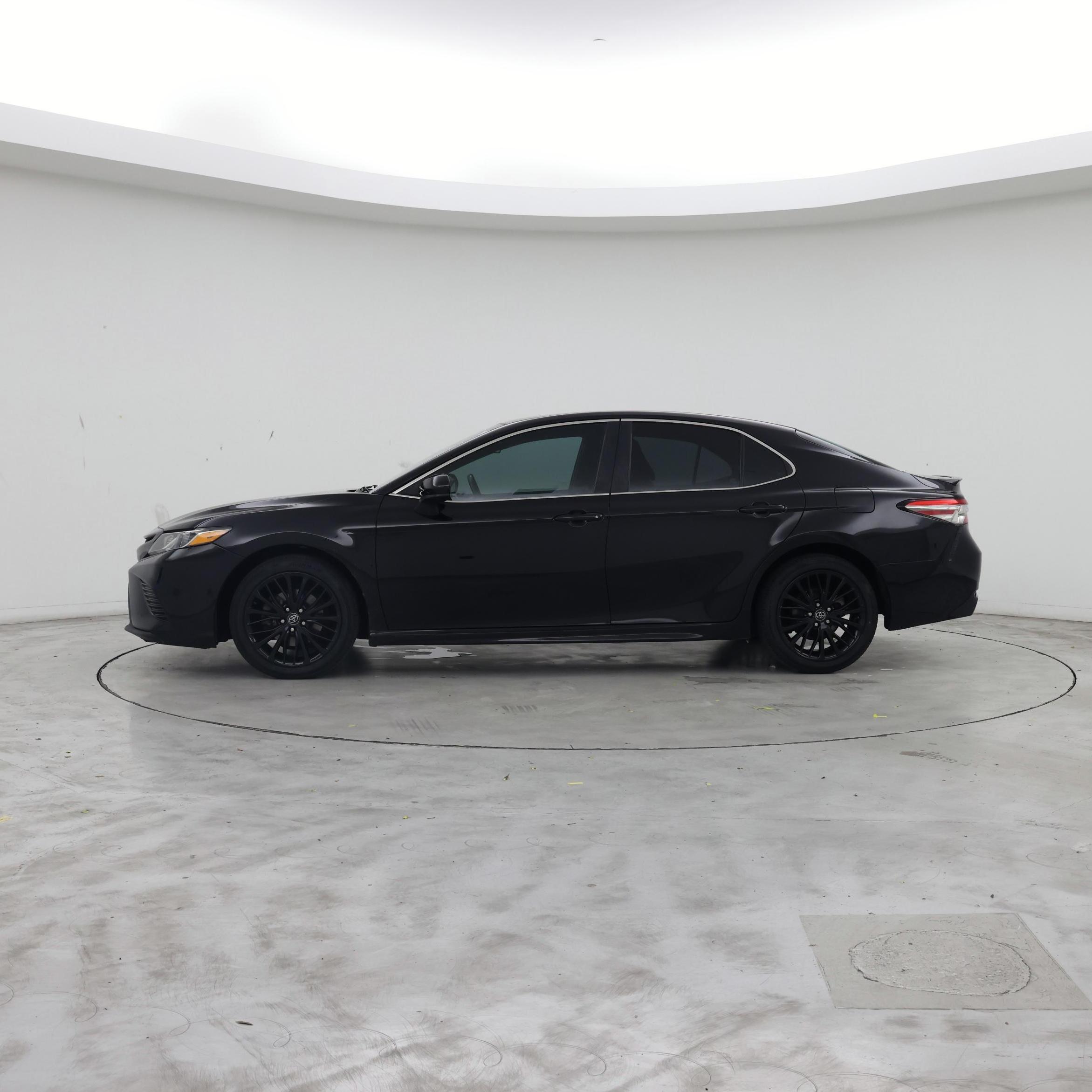Thumbnail: 2018 Toyota Camry - 3