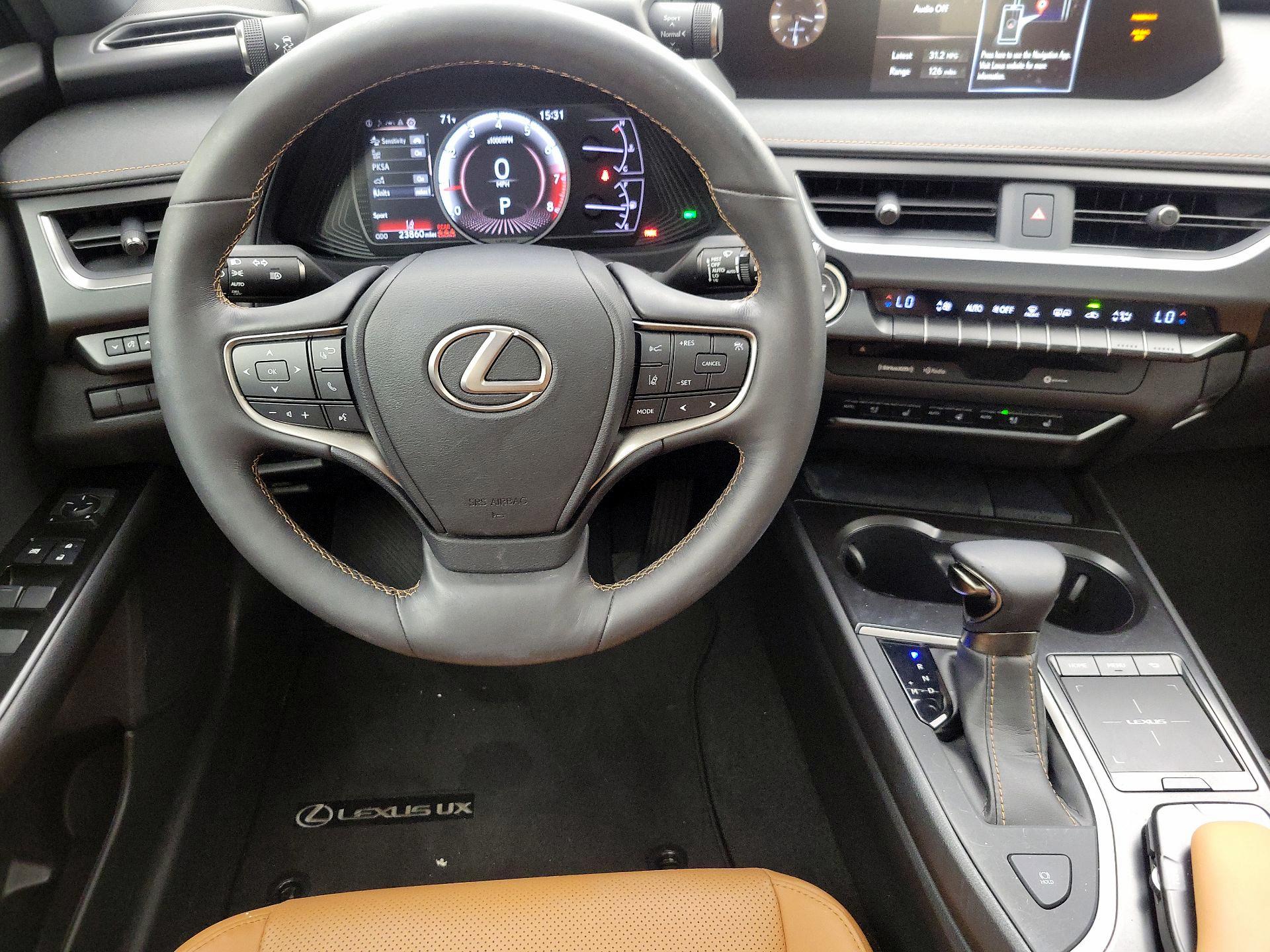Thumbnail: 2020 Lexus UX - 10