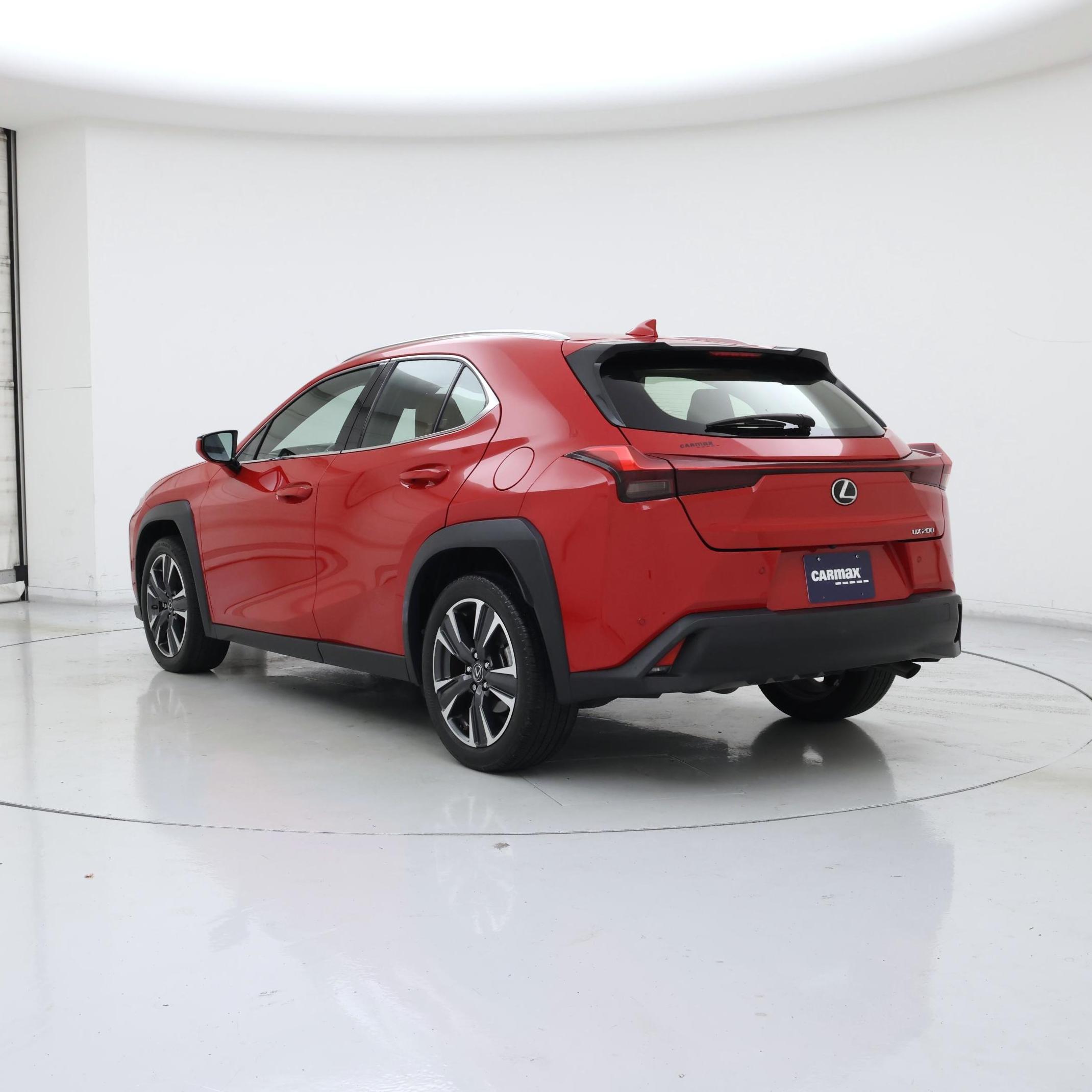 Thumbnail: 2020 Lexus UX - 2