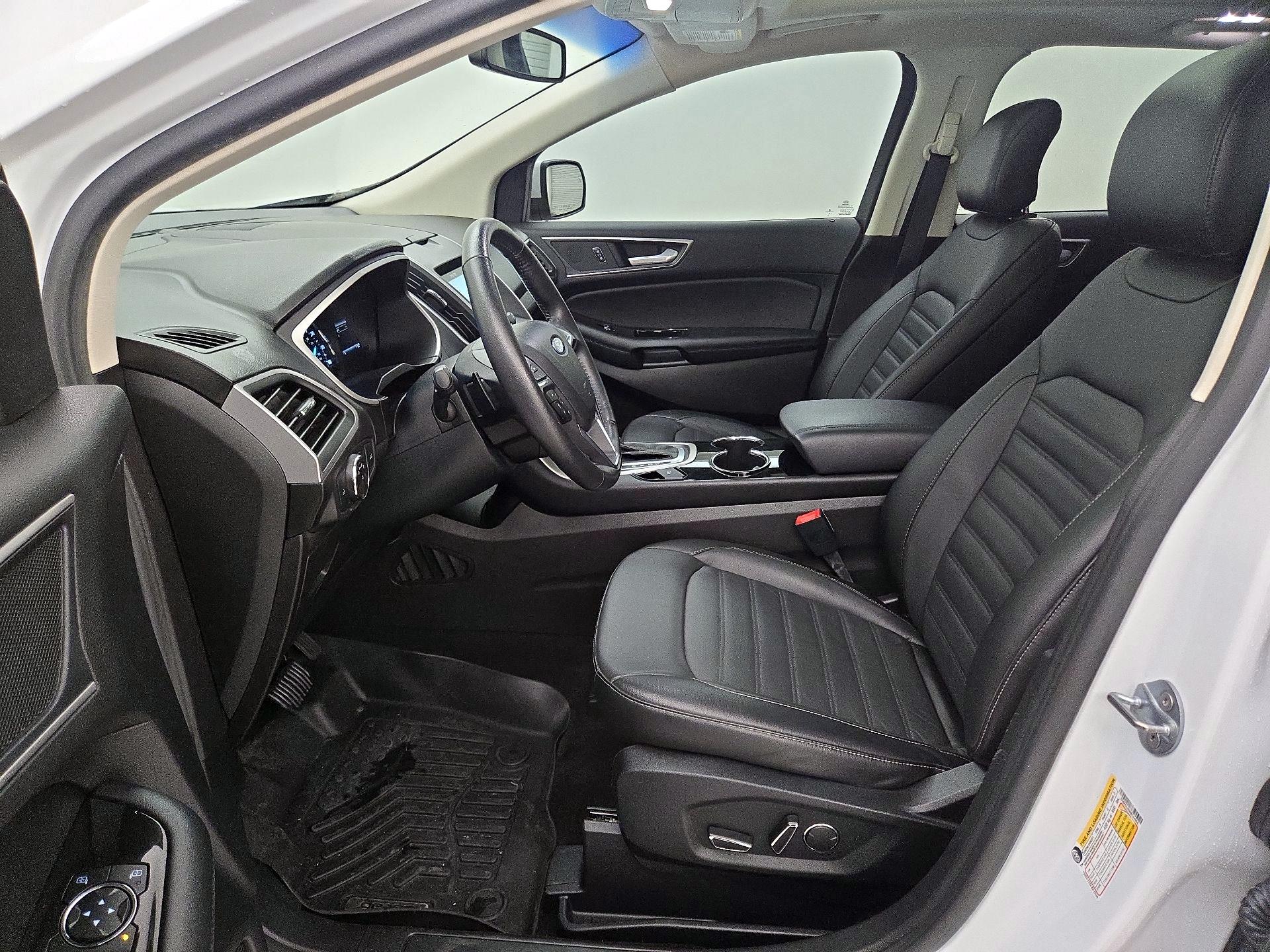 Thumbnail: 2017 Ford Edge - 11