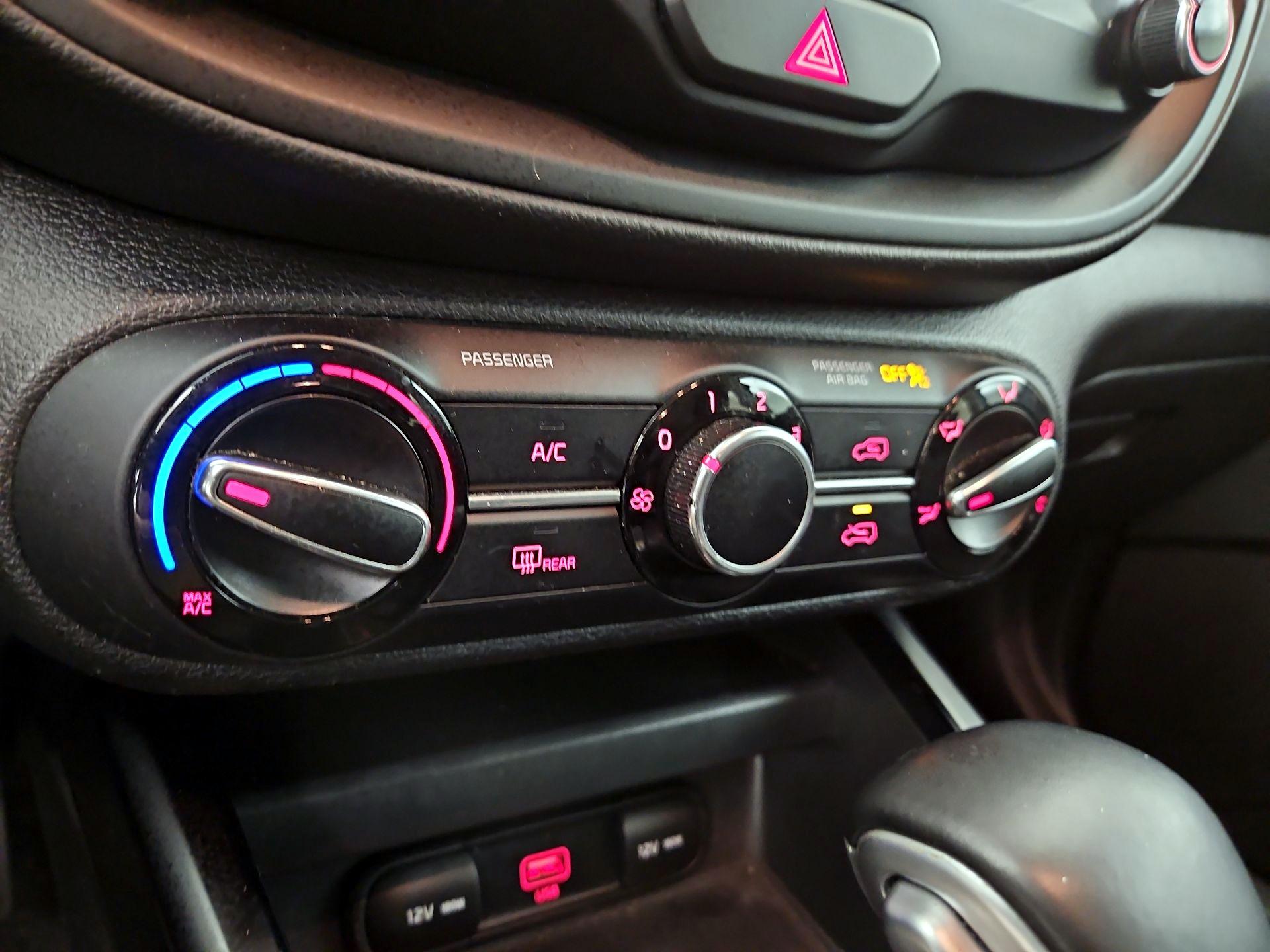 Thumbnail: 2020 Kia Soul - 14