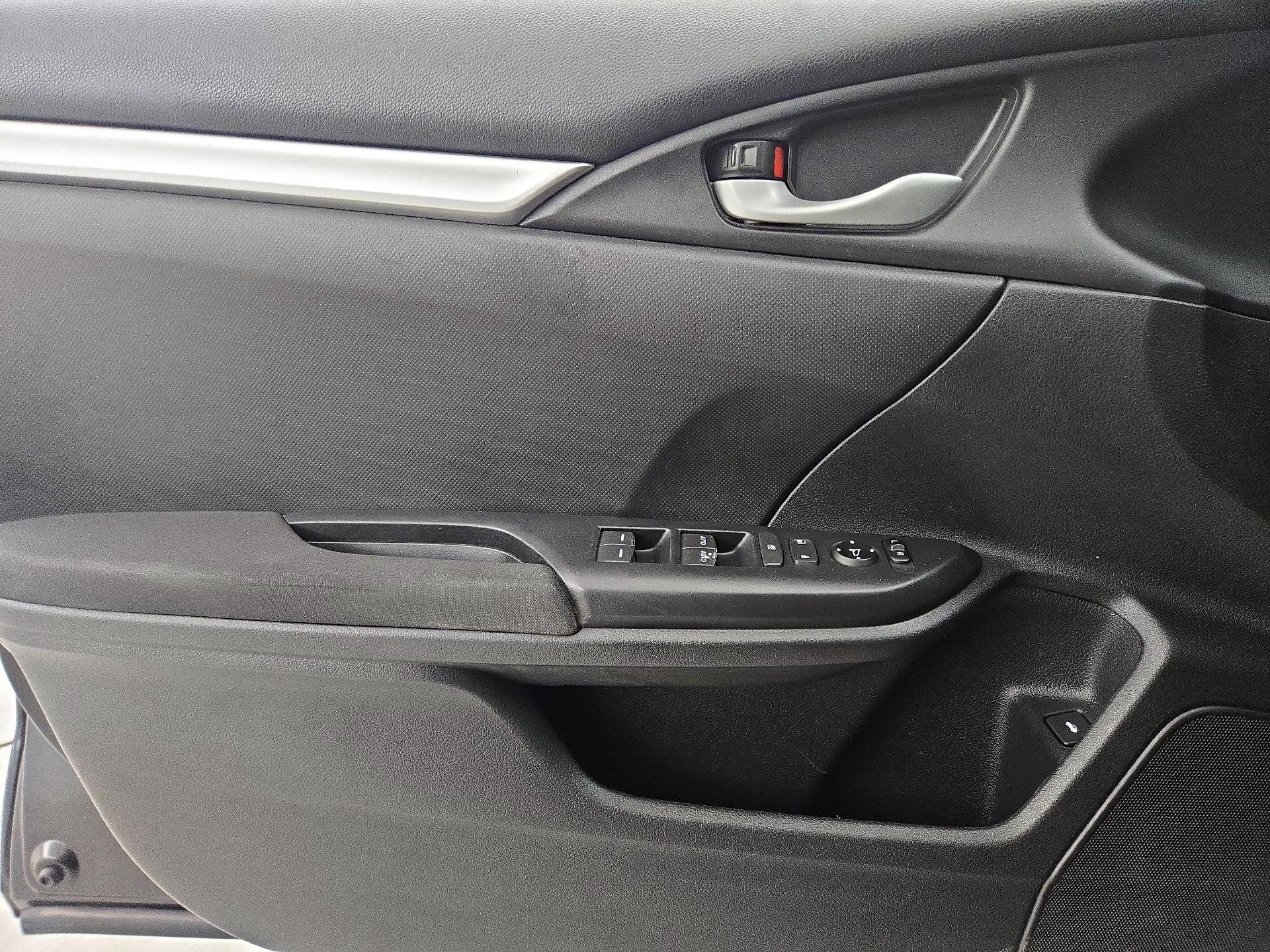 Thumbnail: 2016 Honda Civic - 12