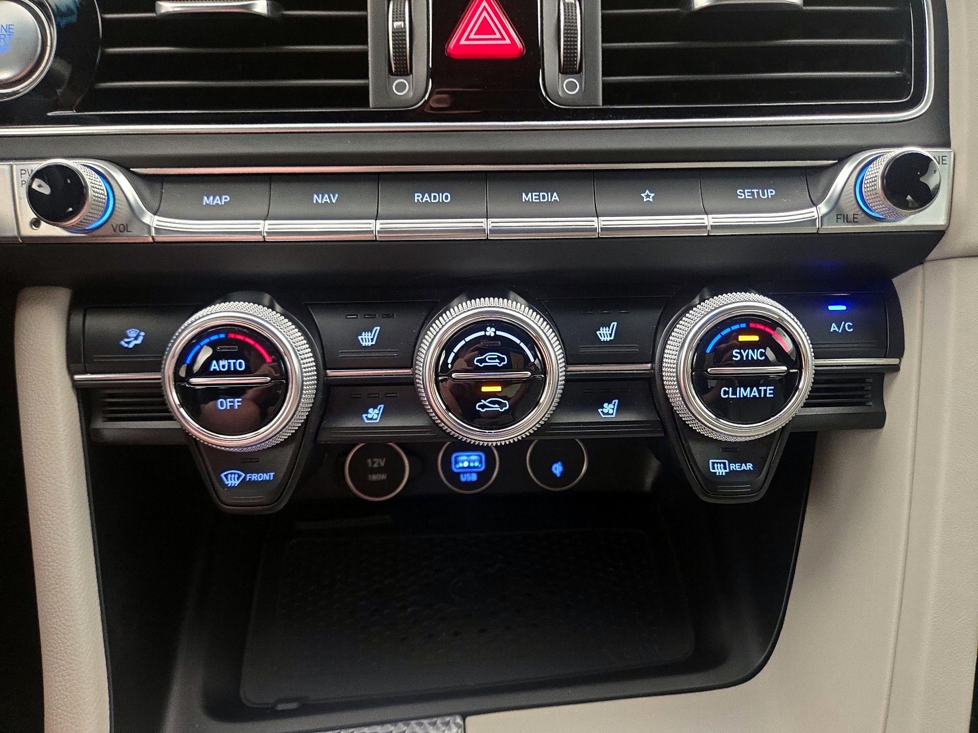 Thumbnail: 2023 Genesis G70 - 17