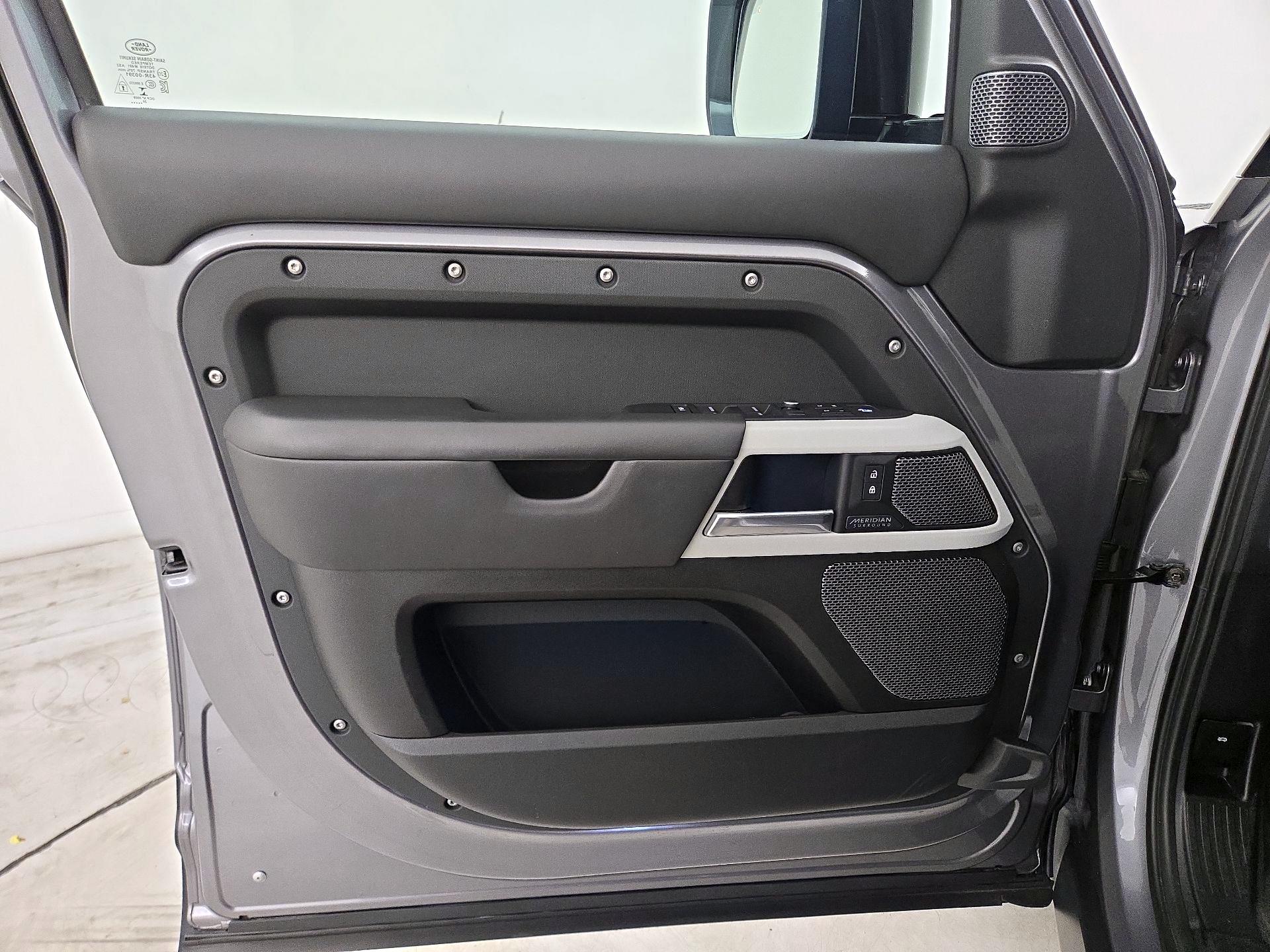 Thumbnail: 2020 Land Rover Defender - 12