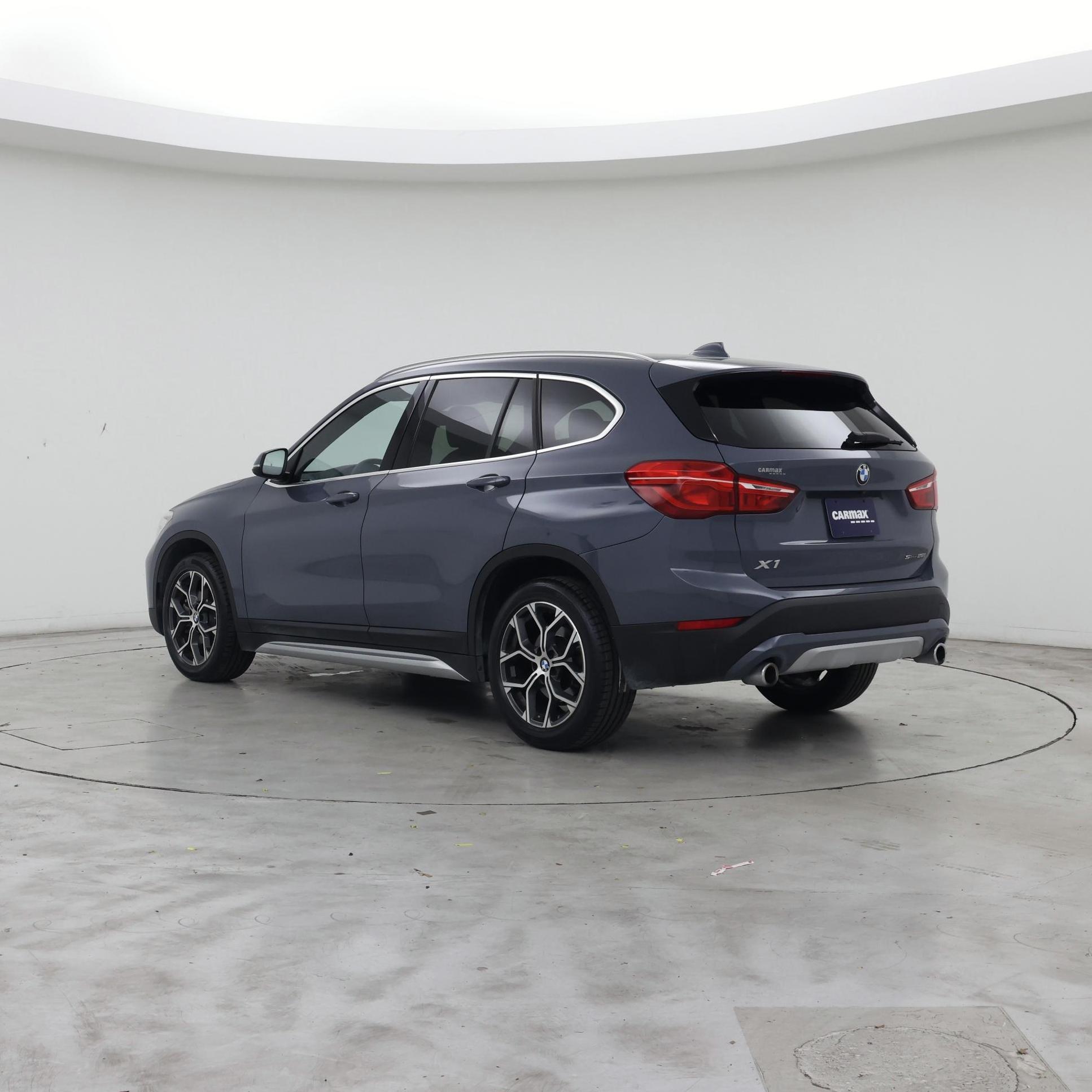 Thumbnail: 2021 BMW X1 - 2