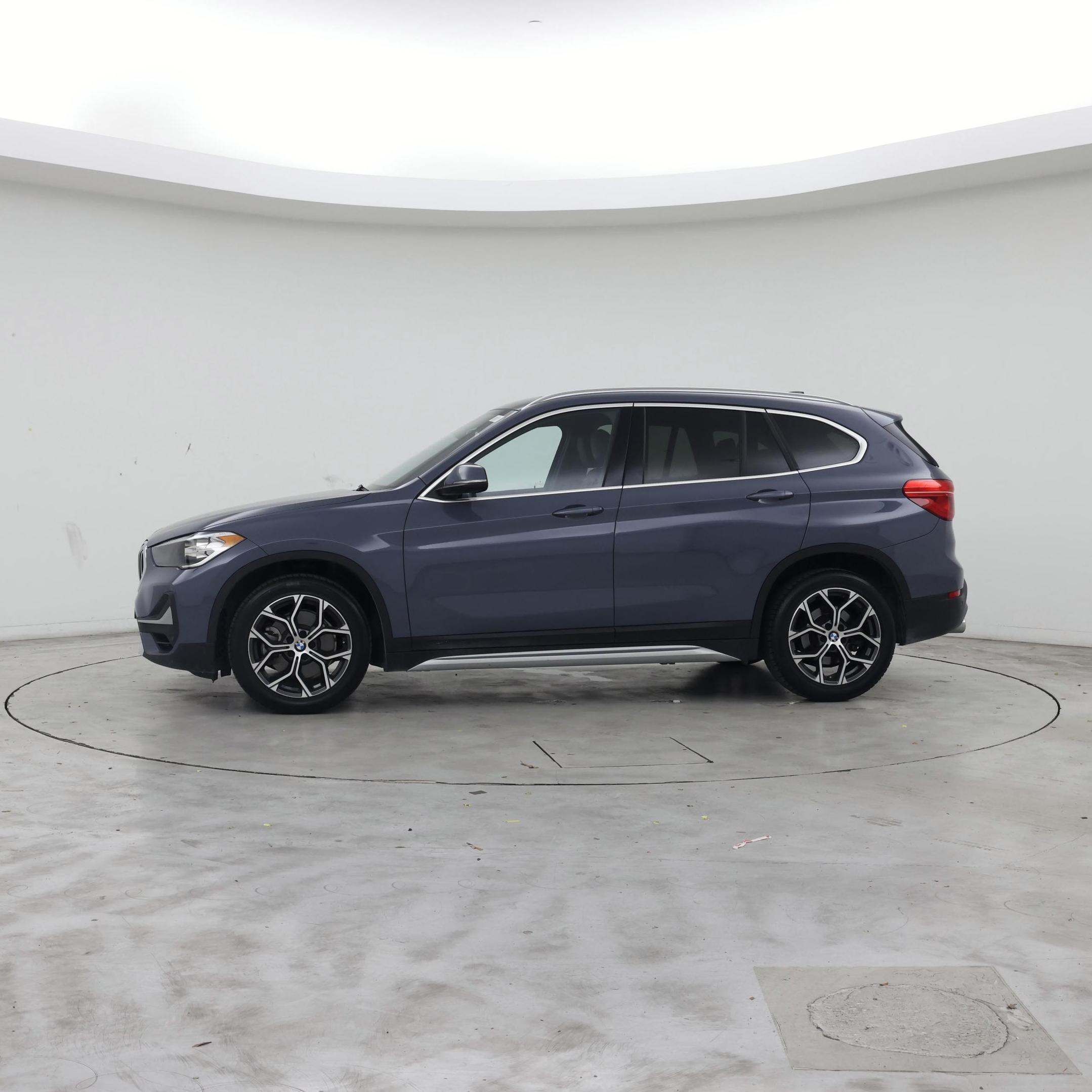 Thumbnail: 2021 BMW X1 - 3
