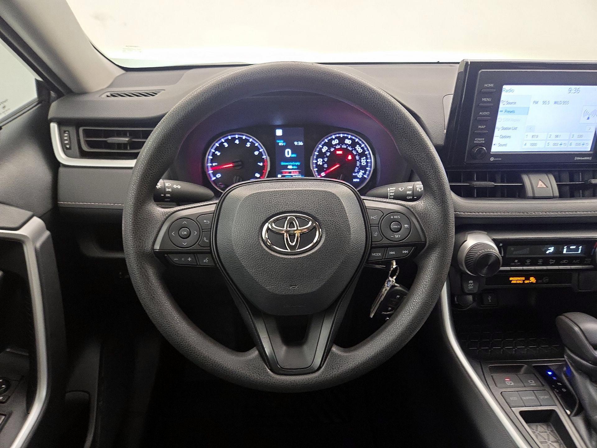 Thumbnail: 2022 Toyota RAV4 - 10