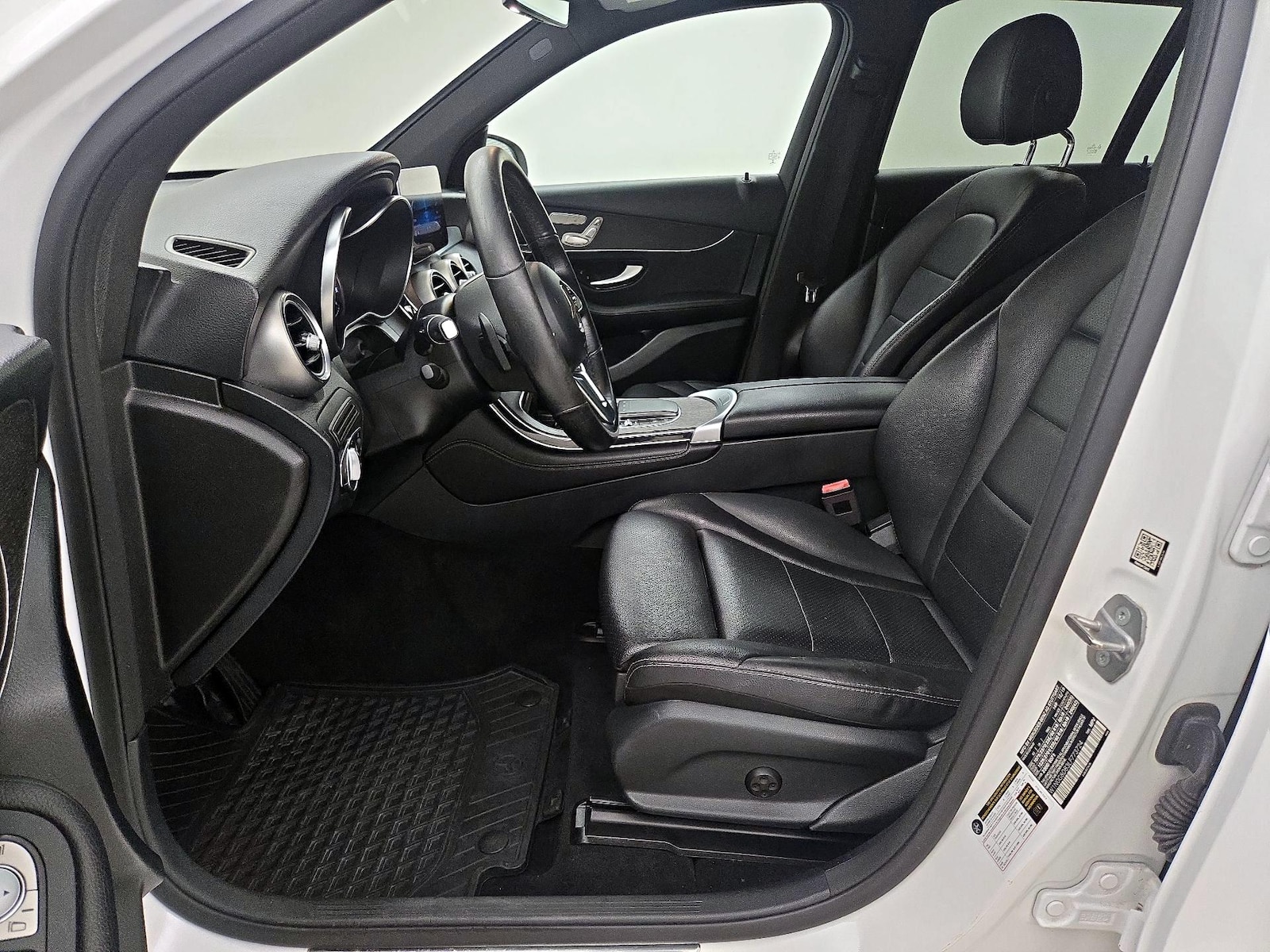2020 Mercedes-Benz GLC GLC300 - Photo 12
