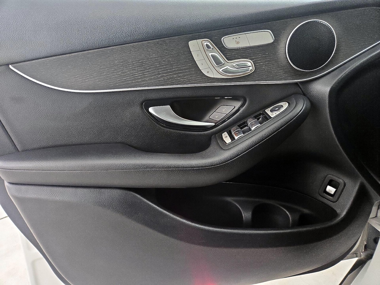 2020 Mercedes-Benz GLC GLC300 - Photo 13