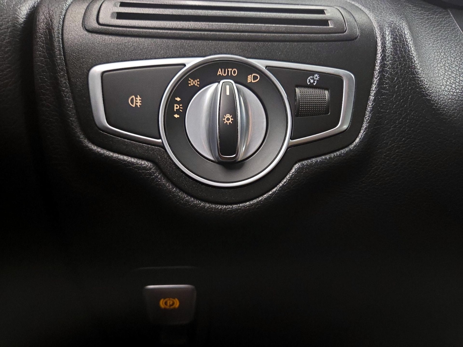 2020 Mercedes-Benz GLC GLC300 - Photo 14