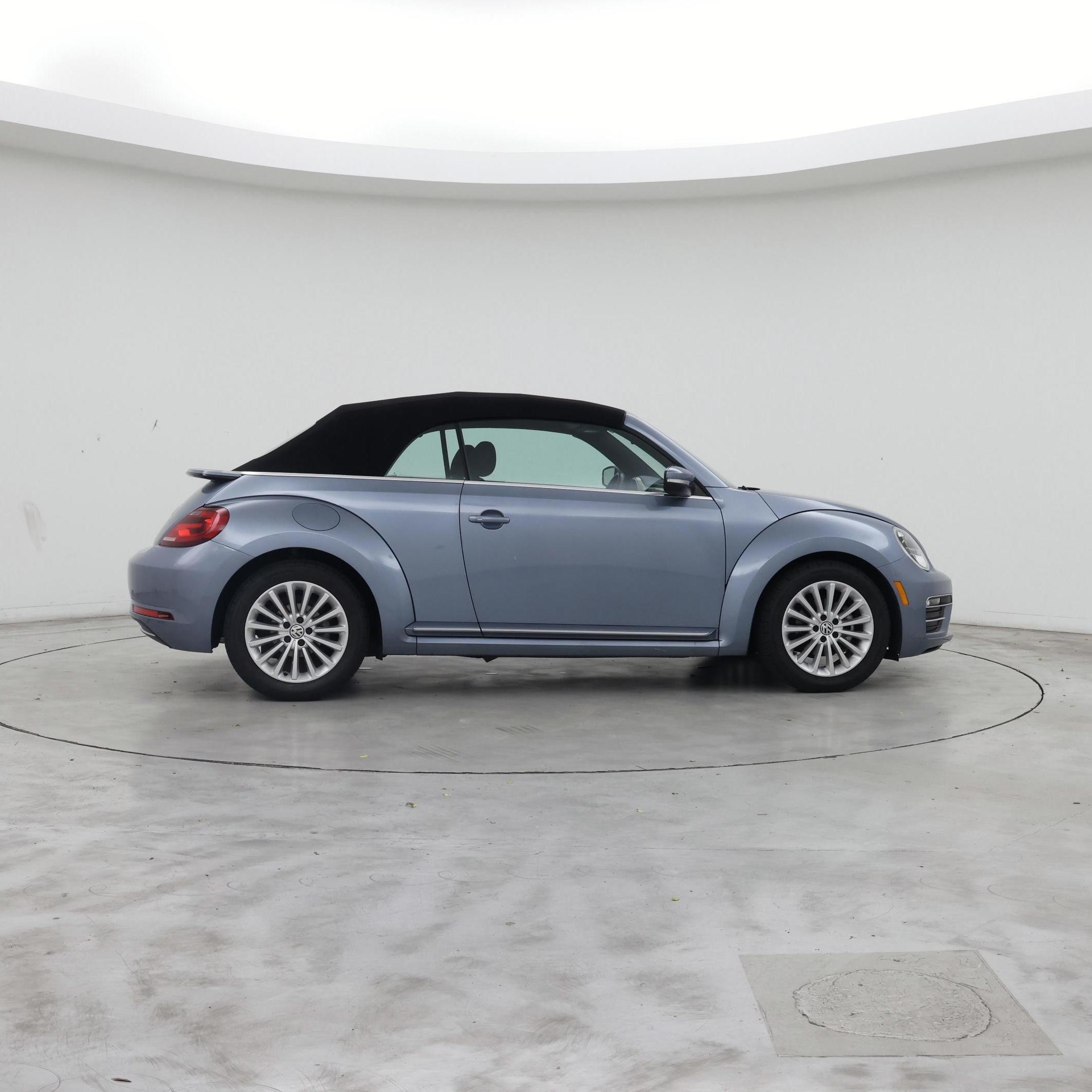 Thumbnail: 2019 Volkswagen Beetle - 7