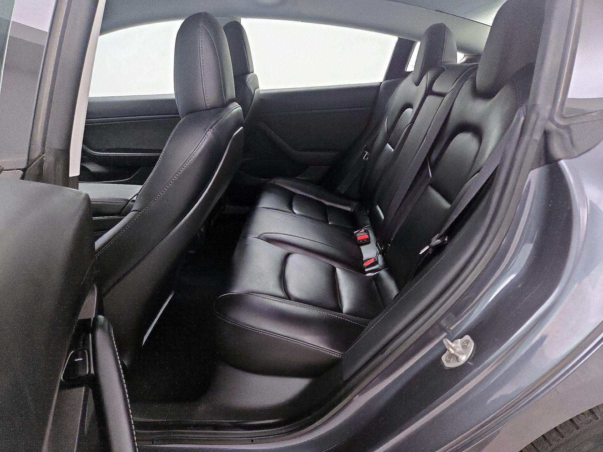 Thumbnail: 2019 Tesla Model 3 - 20