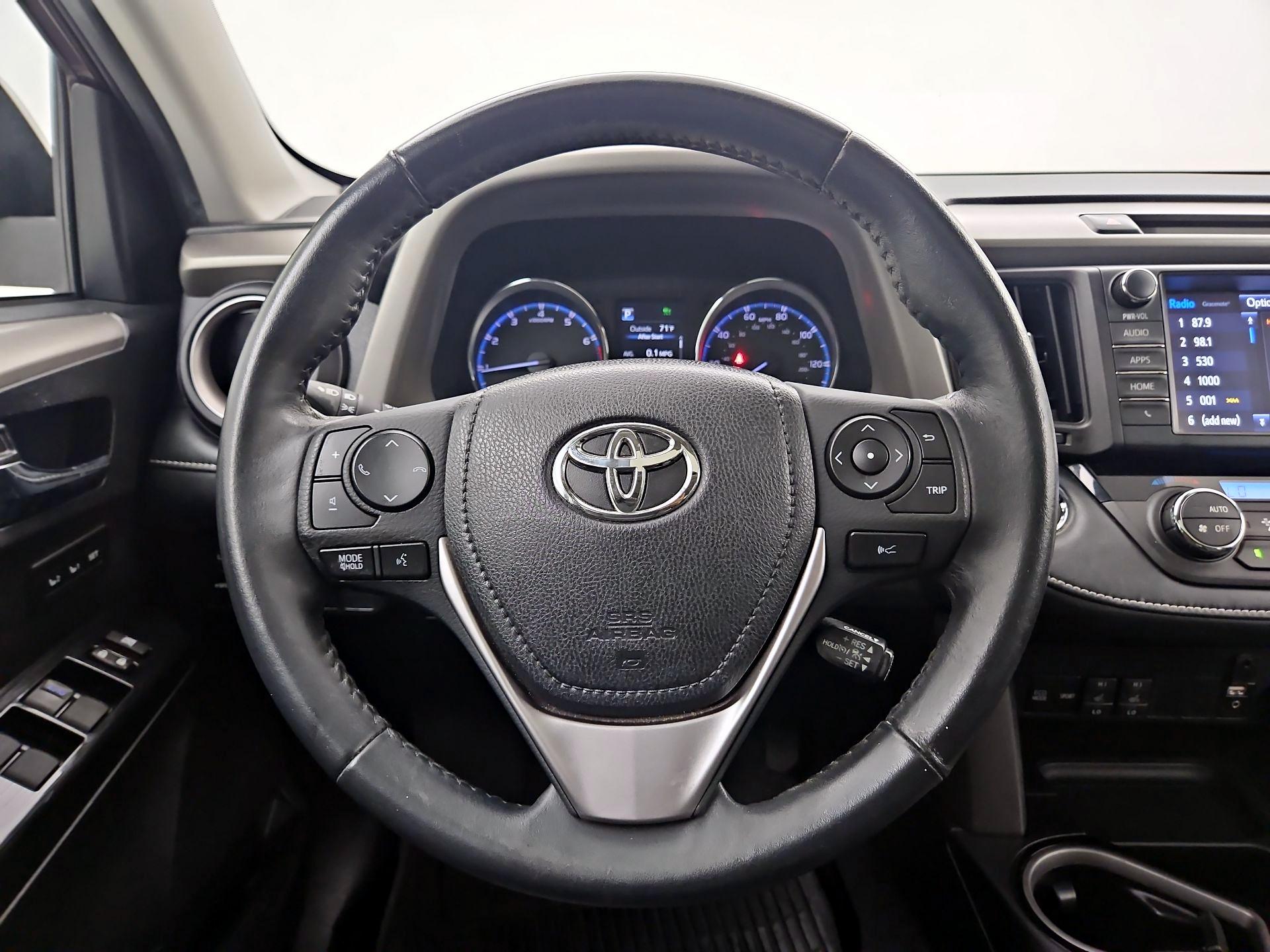 Thumbnail: 2018 Toyota RAV4 - 10