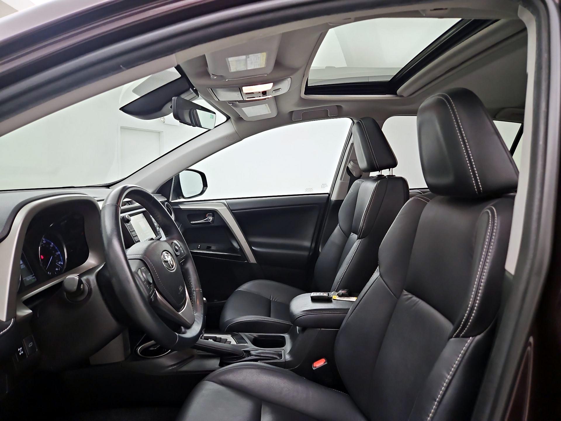 Thumbnail: 2018 Toyota RAV4 - 19