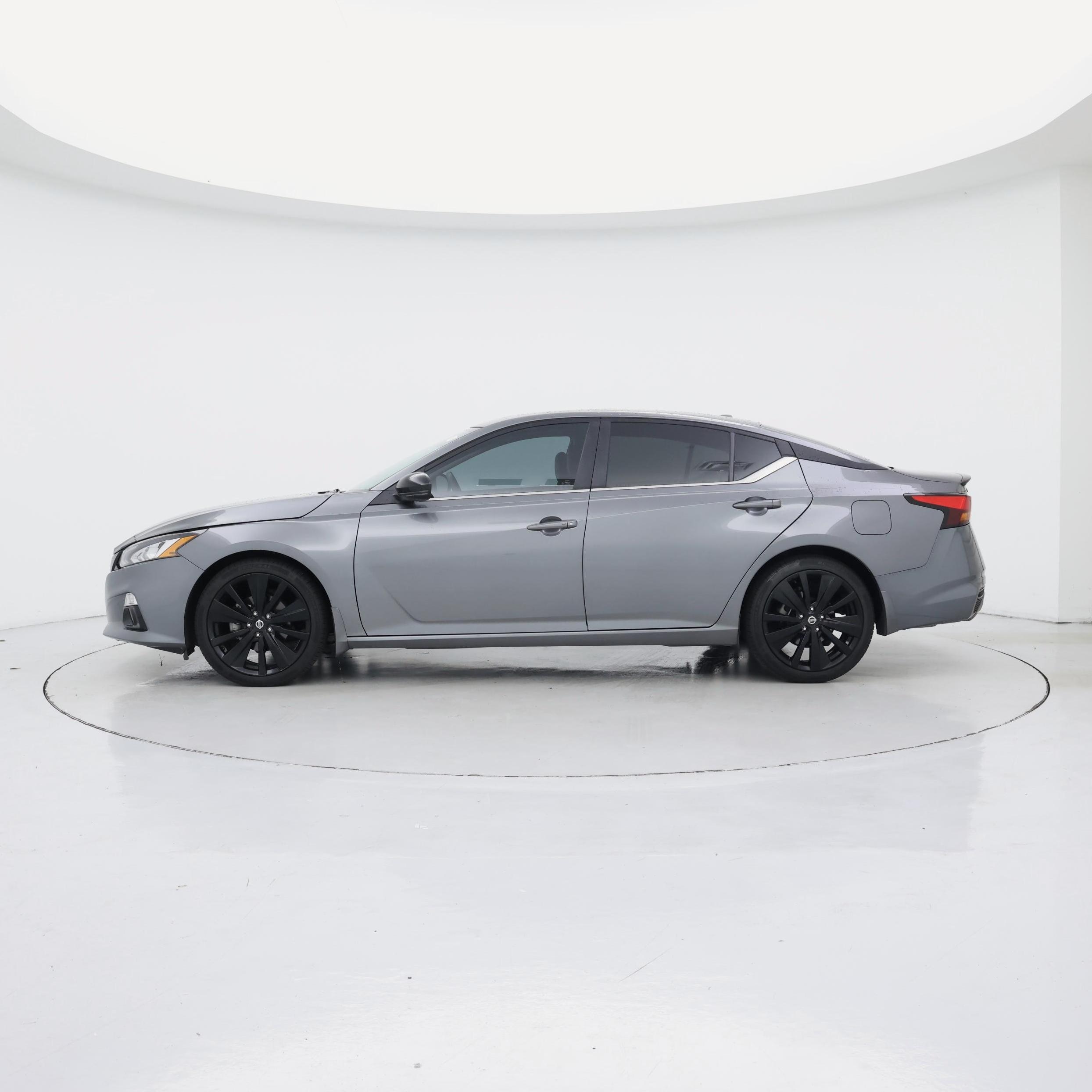 Thumbnail: 2022 Nissan Altima - 3