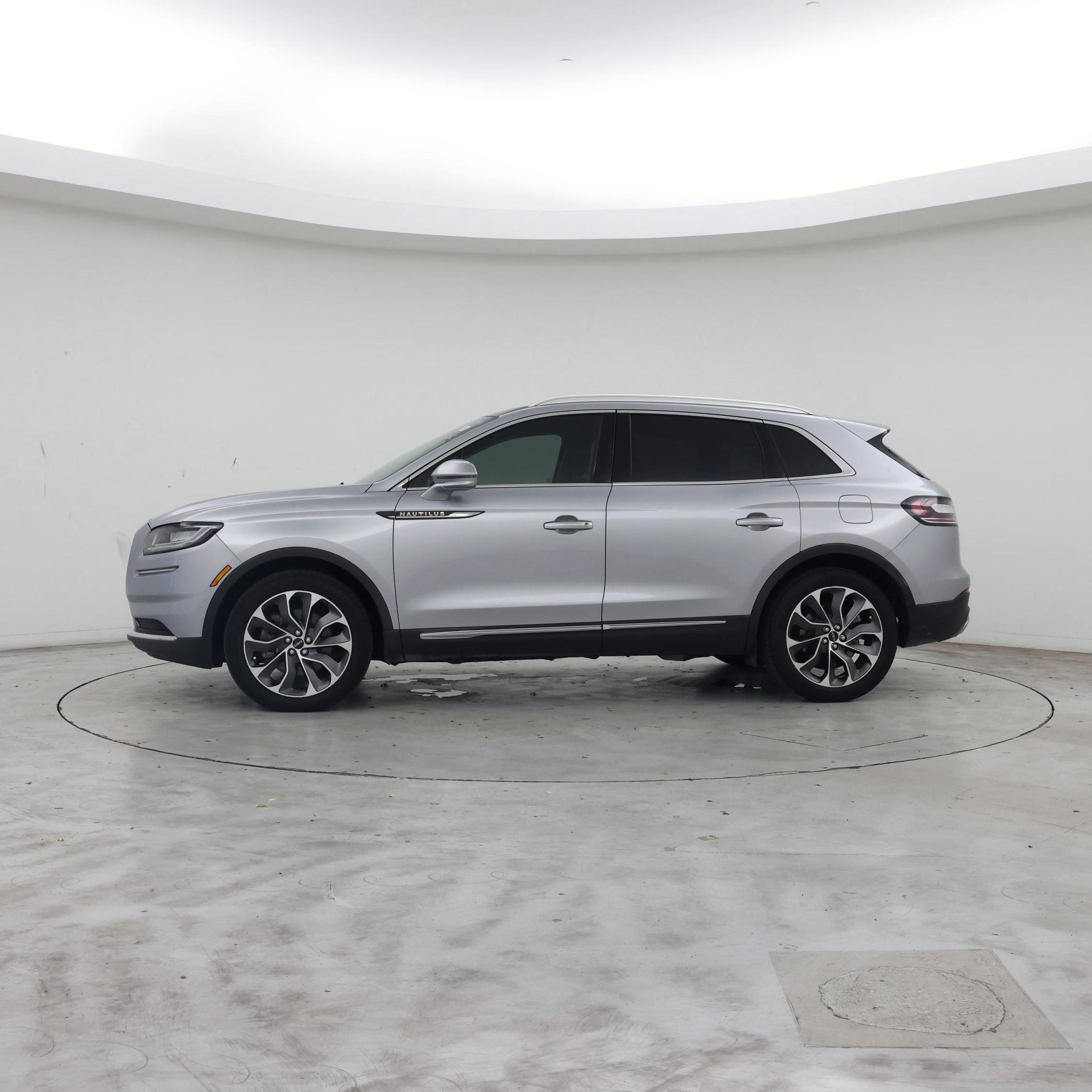 Thumbnail: 2021 Lincoln Nautilus - 3
