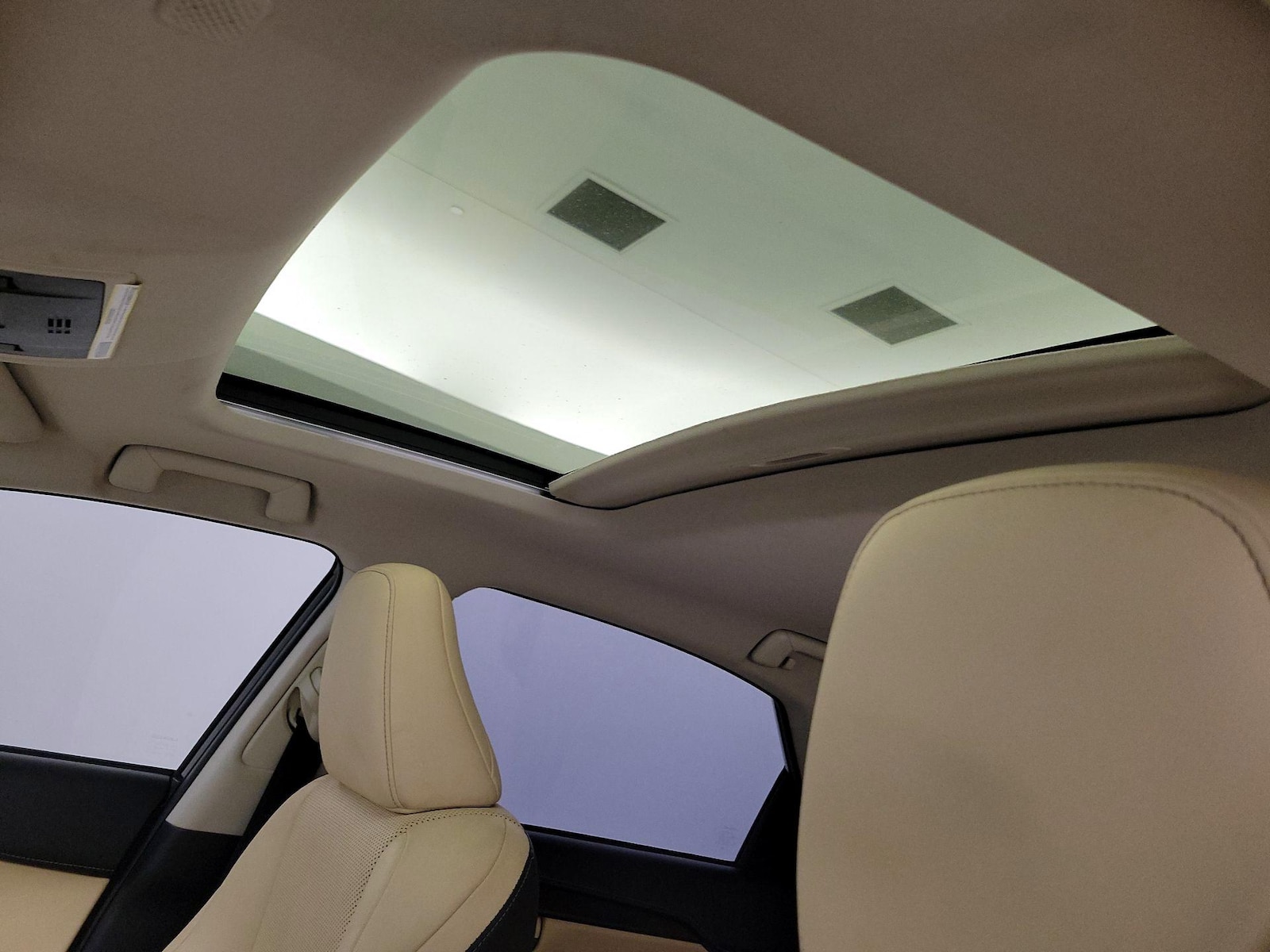 Sunroof(s) & Overhead Airbags