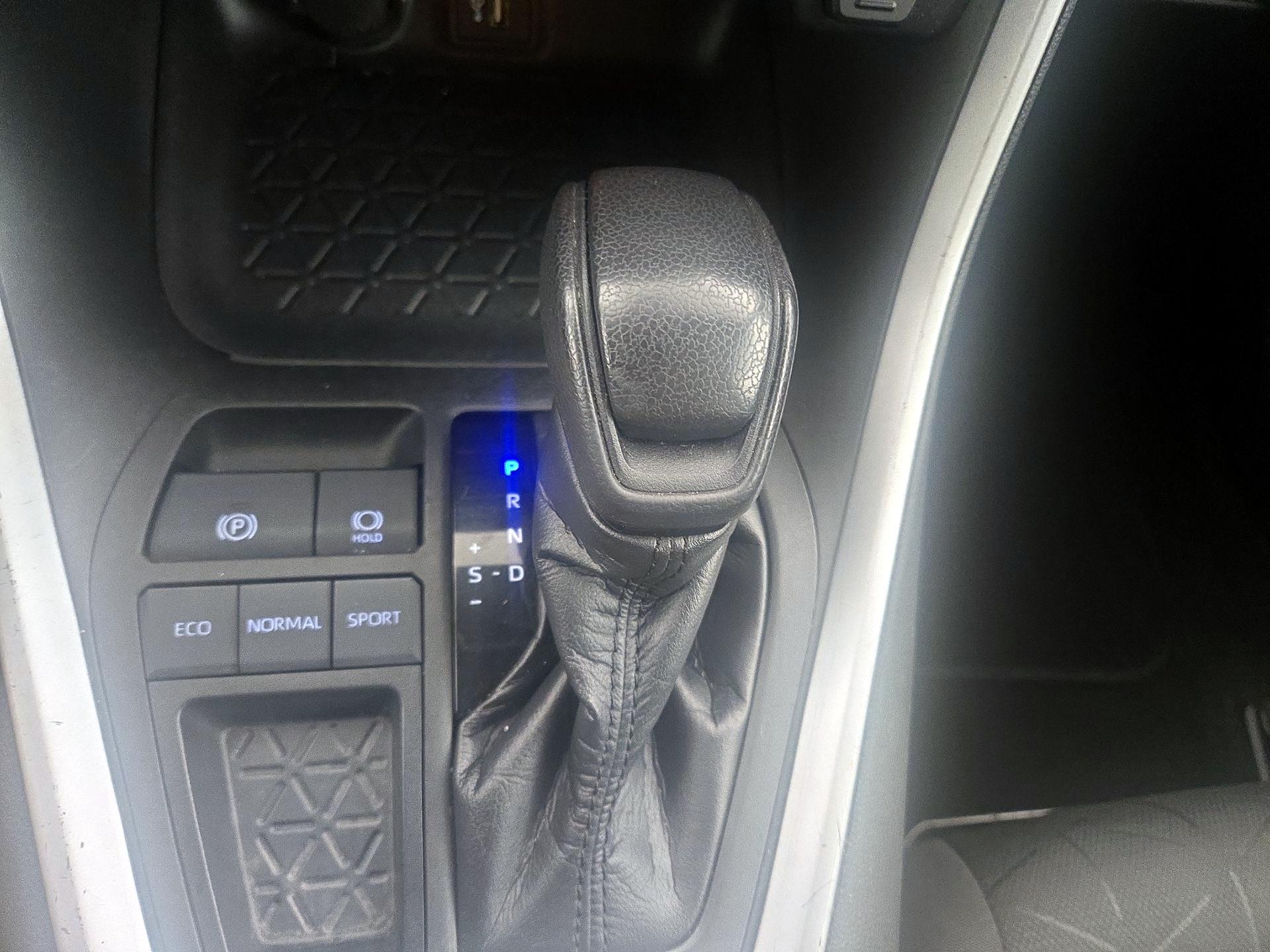 Thumbnail: 2023 Toyota RAV4 - 17
