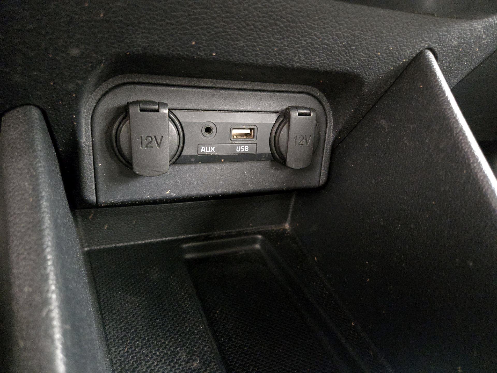 Thumbnail: 2016 Kia Rio - 17