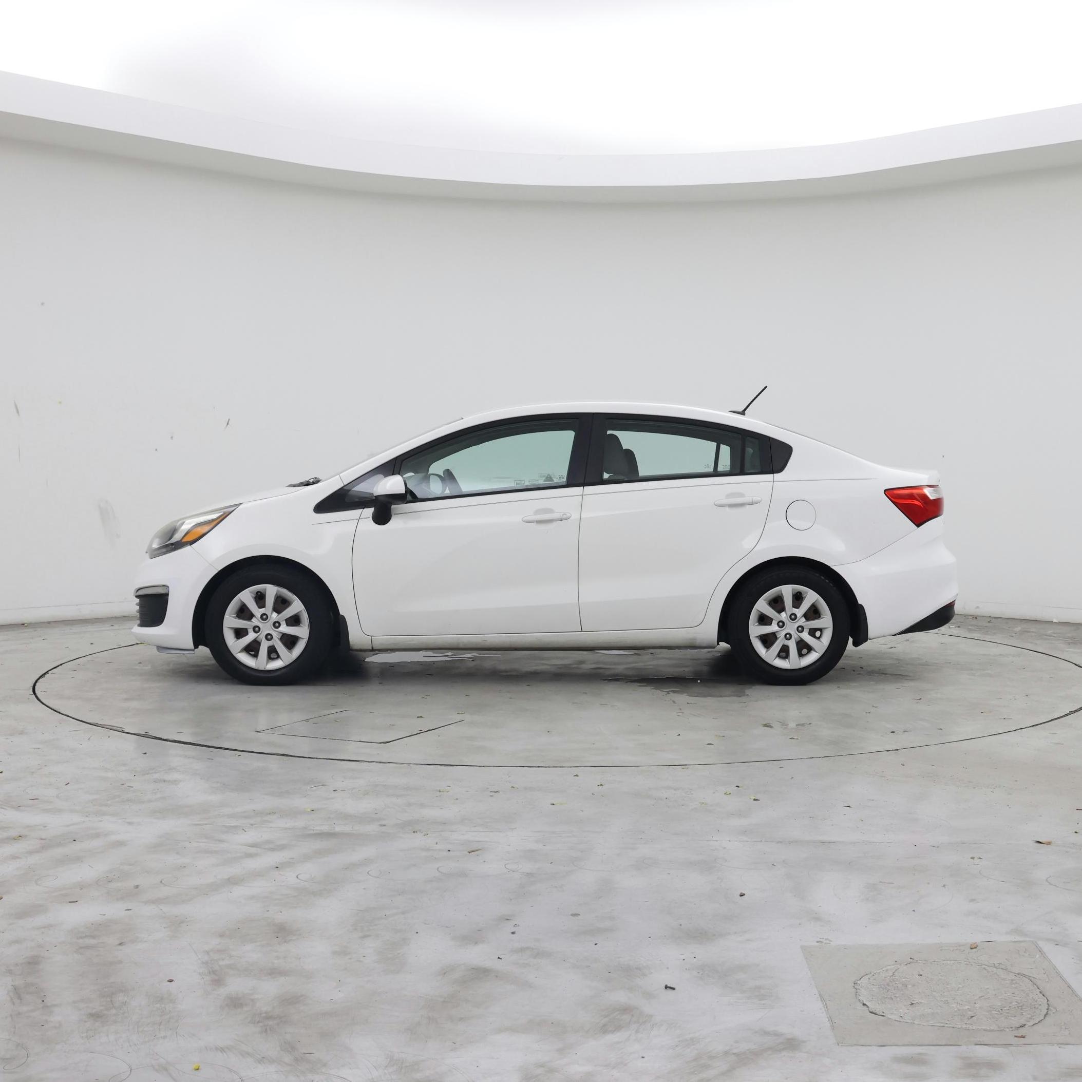Thumbnail: 2016 Kia Rio - 3