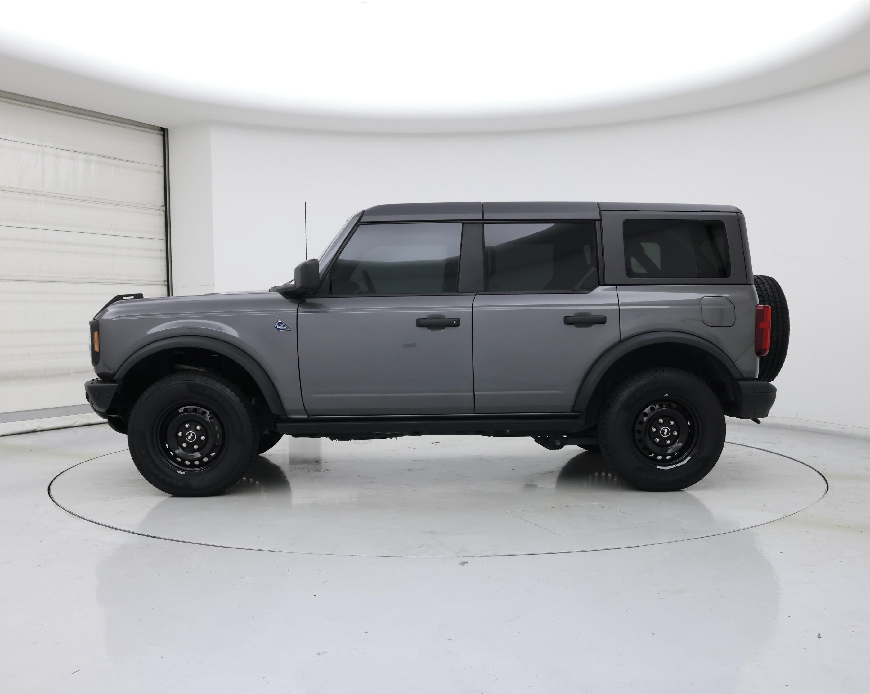 Thumbnail: 2021 Ford Bronco - 3