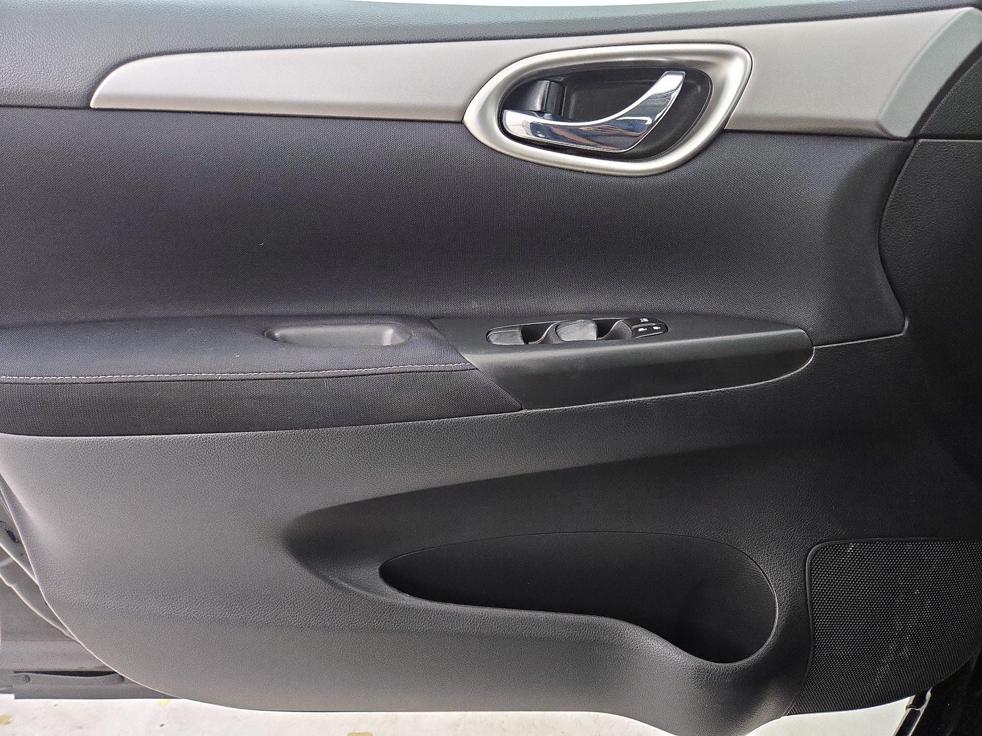 Thumbnail: 2014 Nissan Sentra - 12