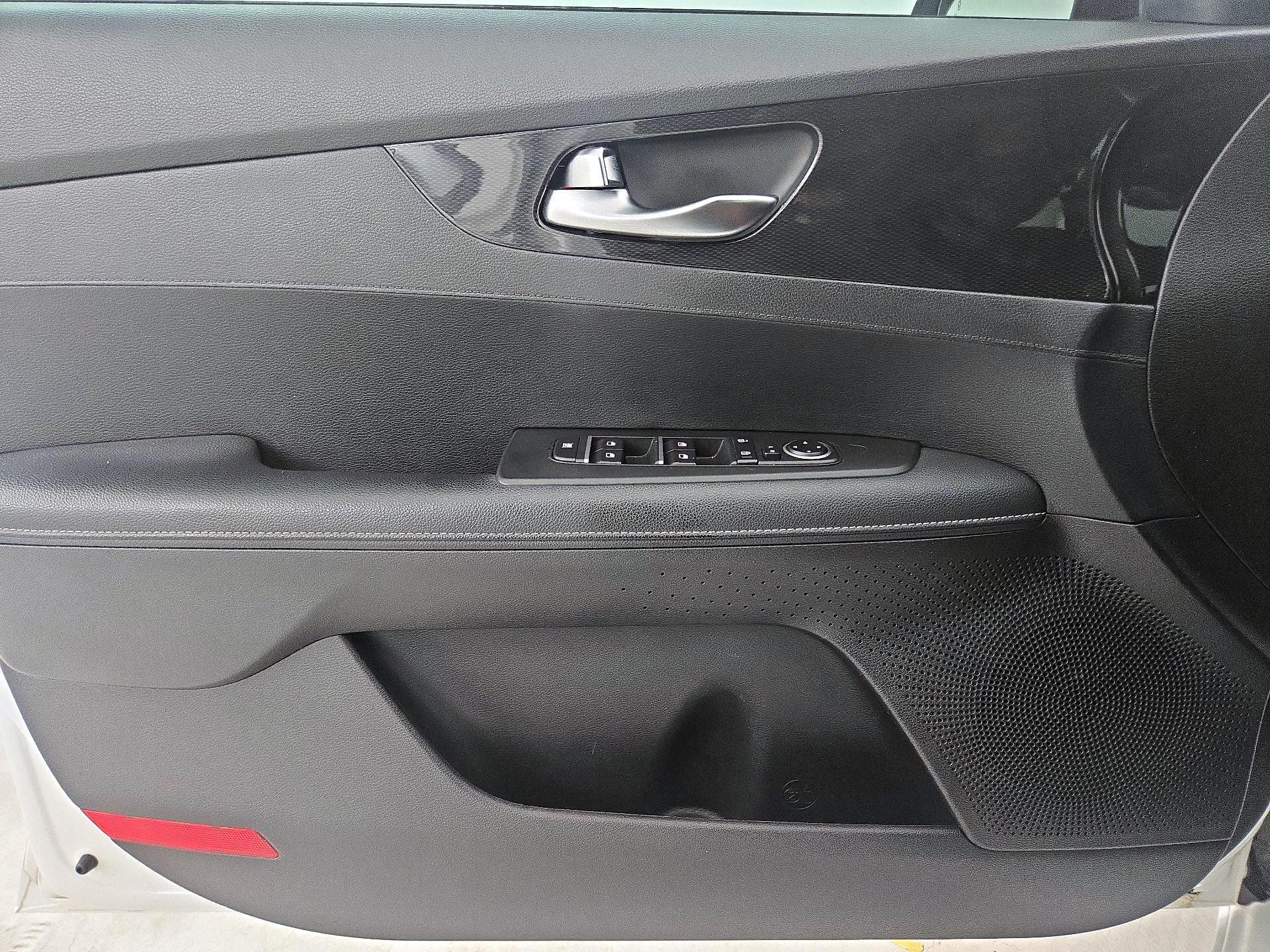 Thumbnail: 2023 Kia Forte - 12
