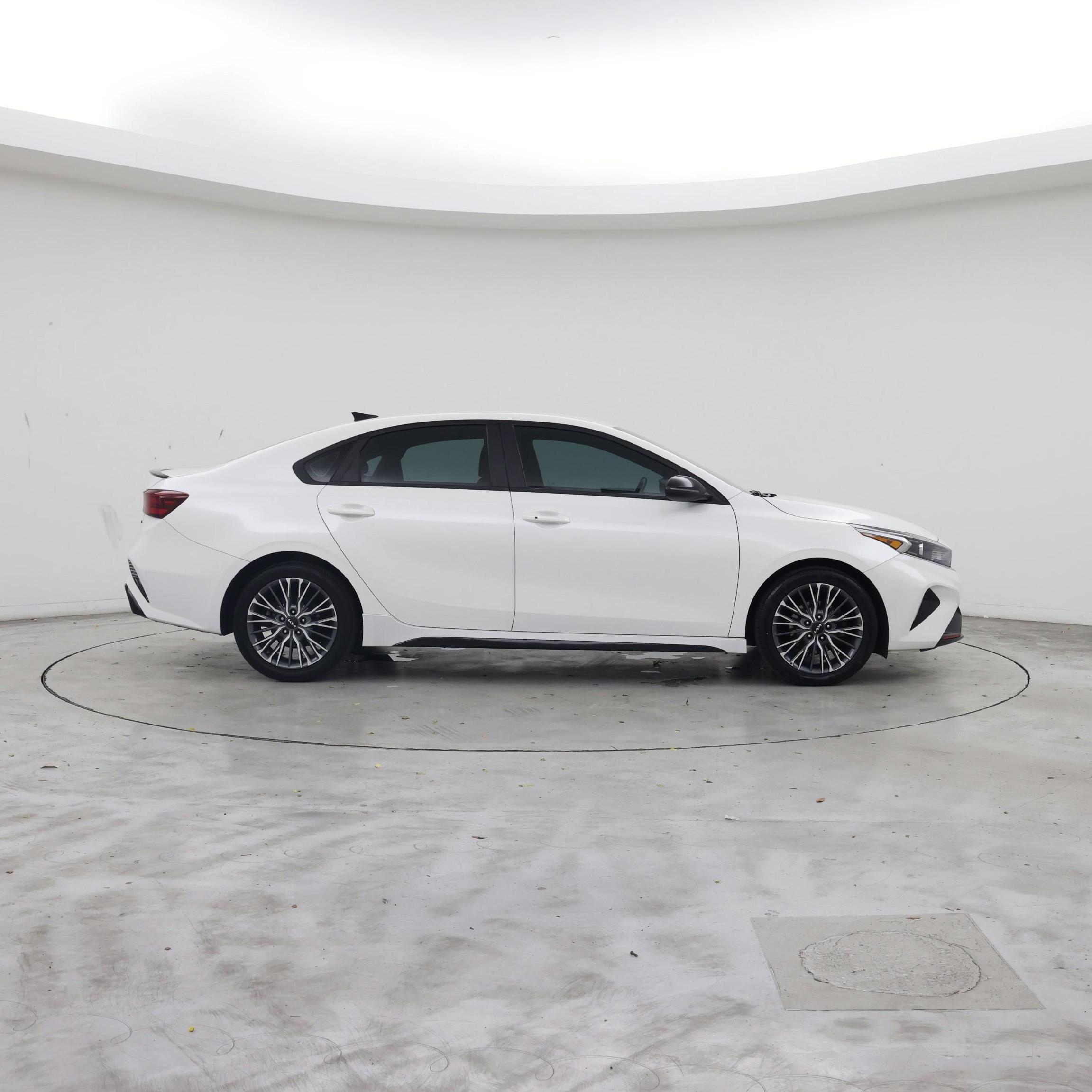 Thumbnail: 2023 Kia Forte - 7