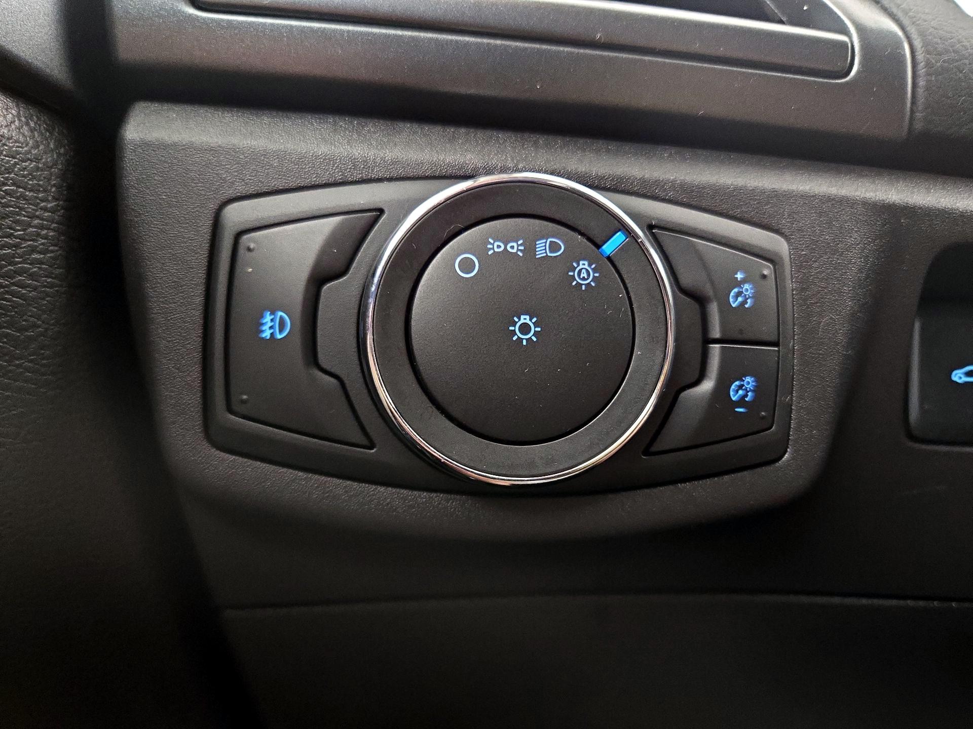 Thumbnail: 2016 Ford Fusion - 13