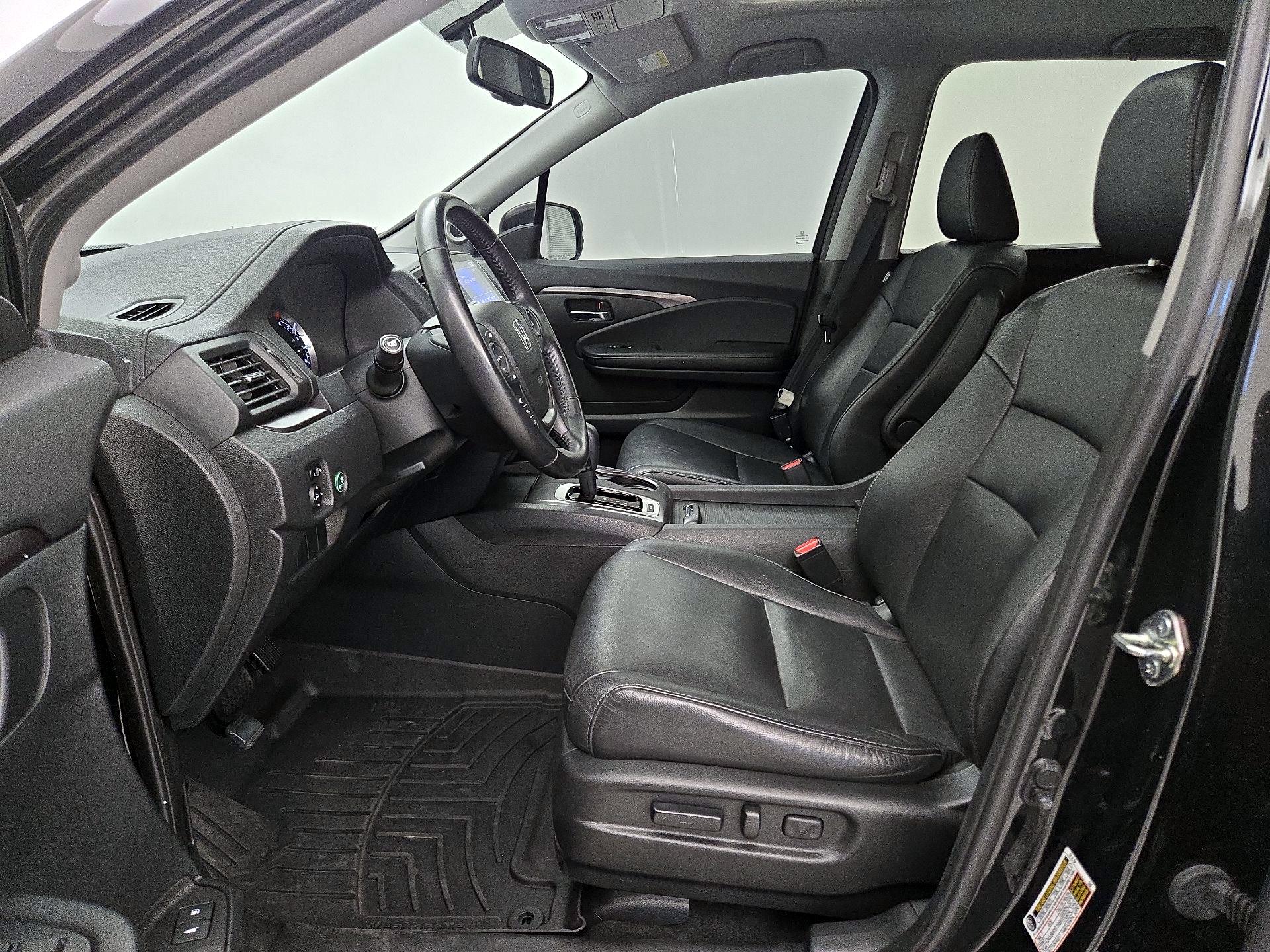 Thumbnail: 2017 Honda Pilot - 11