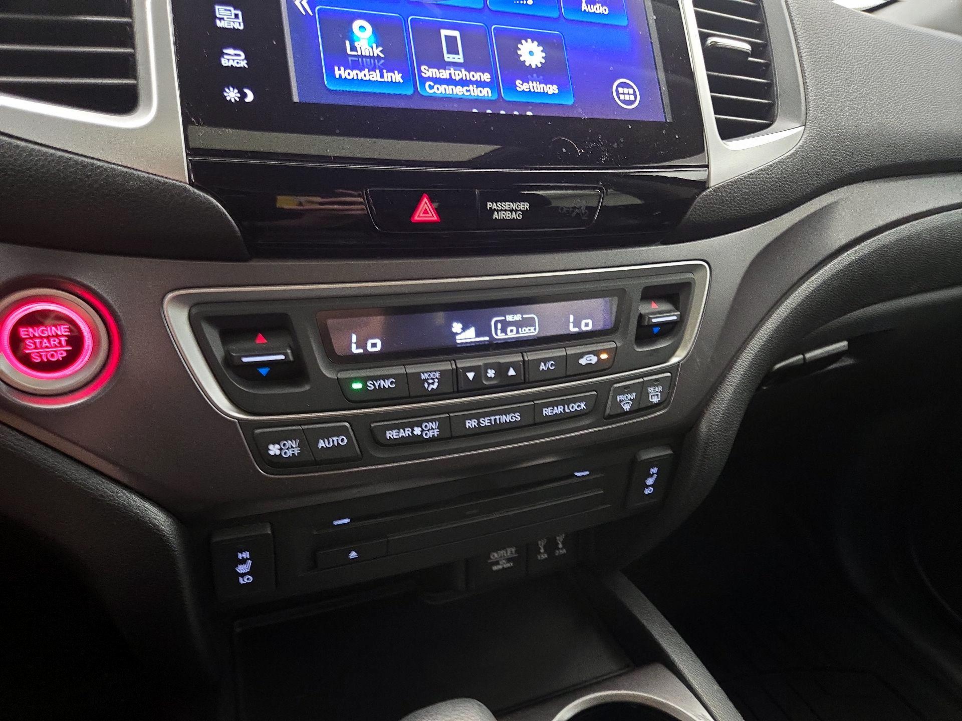 Thumbnail: 2017 Honda Pilot - 17