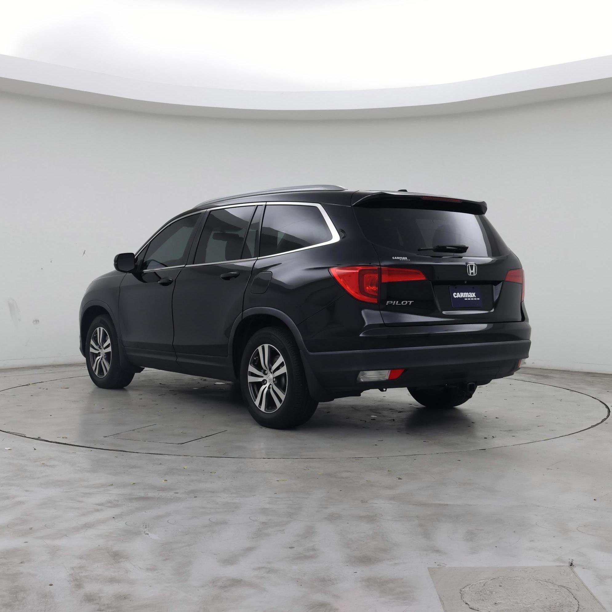 Thumbnail: 2017 Honda Pilot - 2