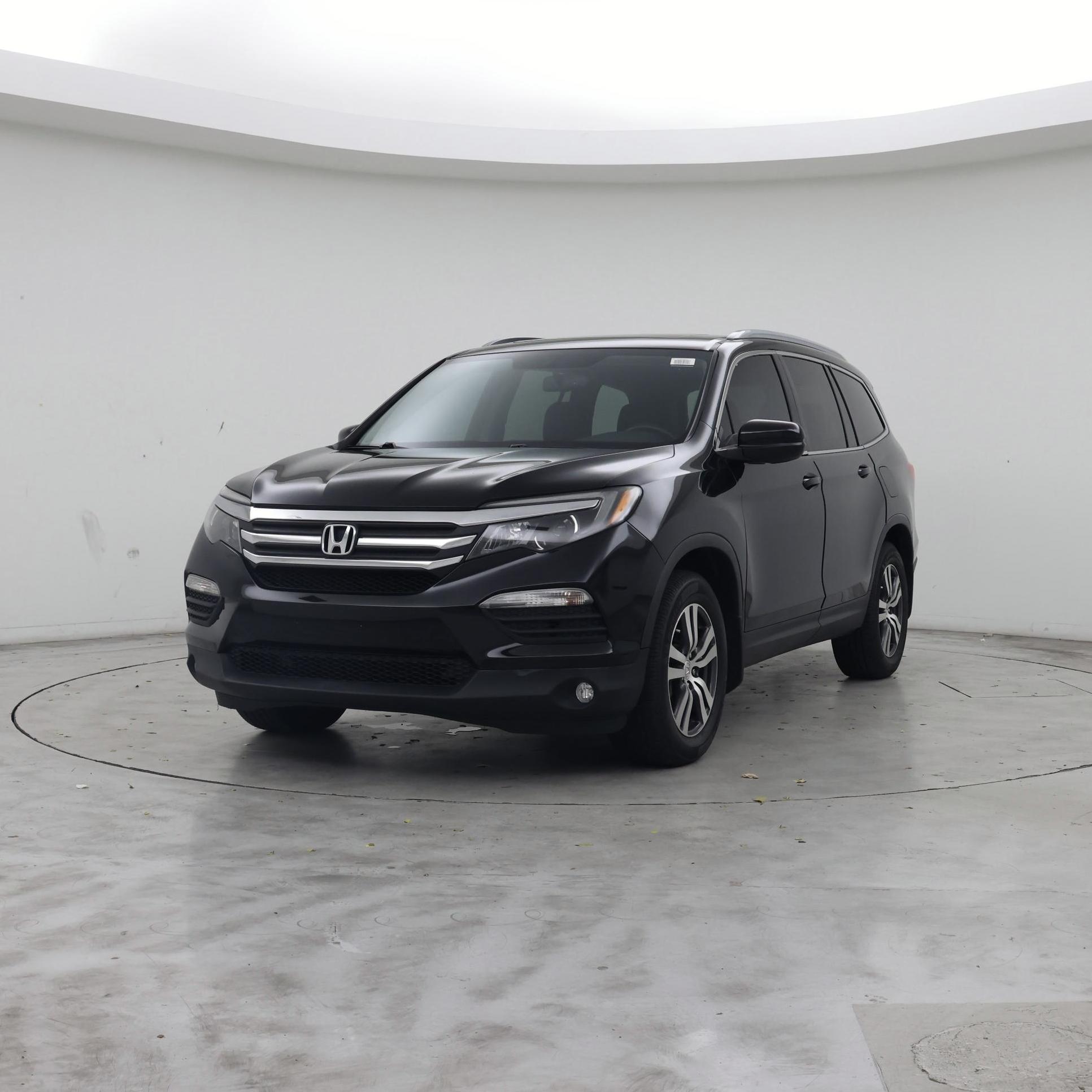 Thumbnail: 2017 Honda Pilot - 4