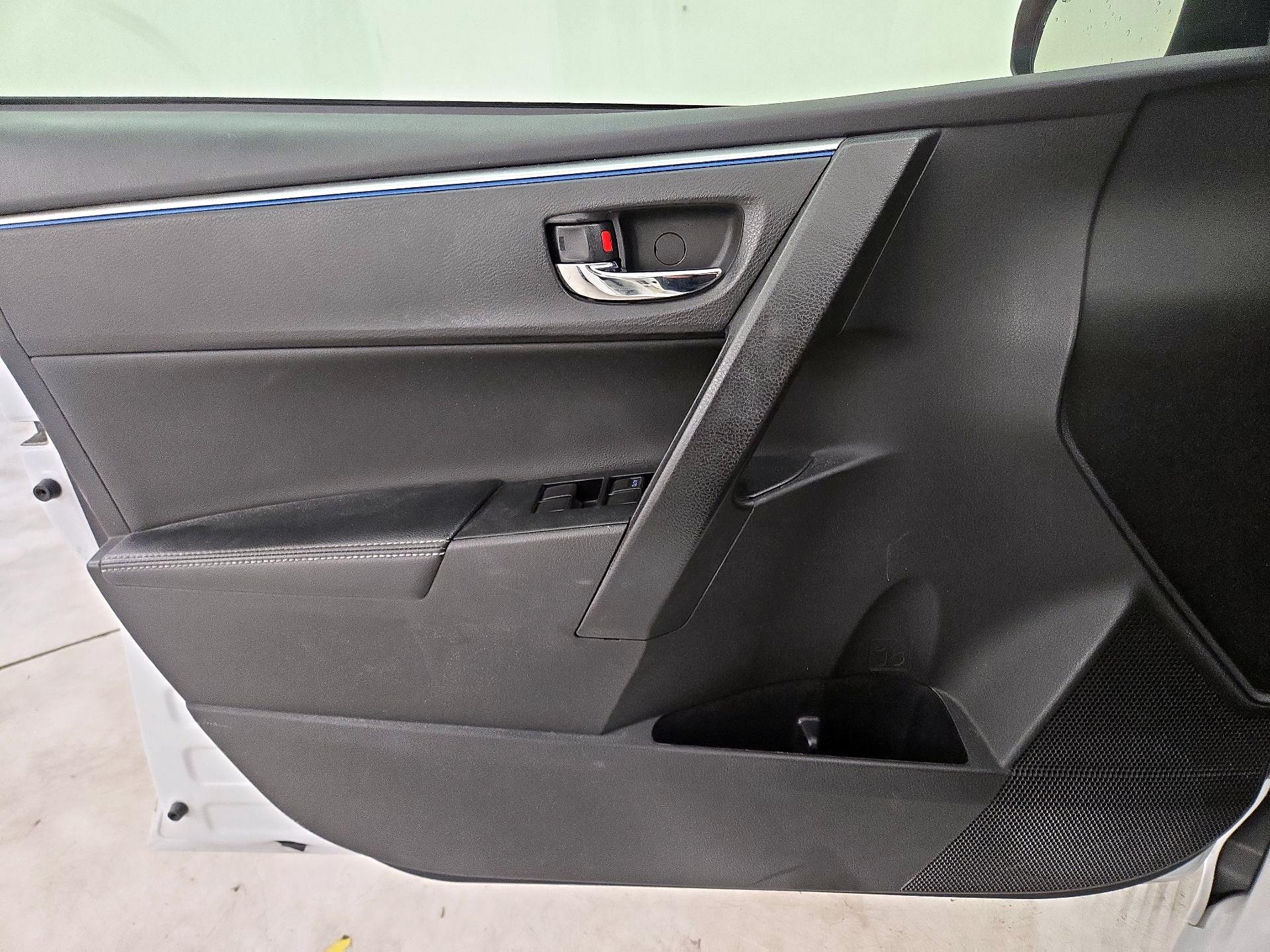 Thumbnail: 2016 Toyota Corolla - 12