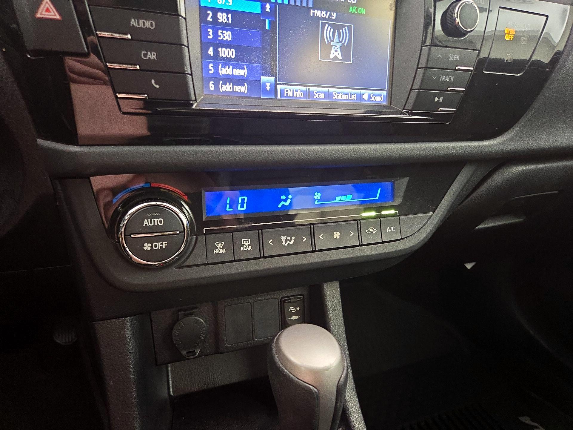 Thumbnail: 2016 Toyota Corolla - 16